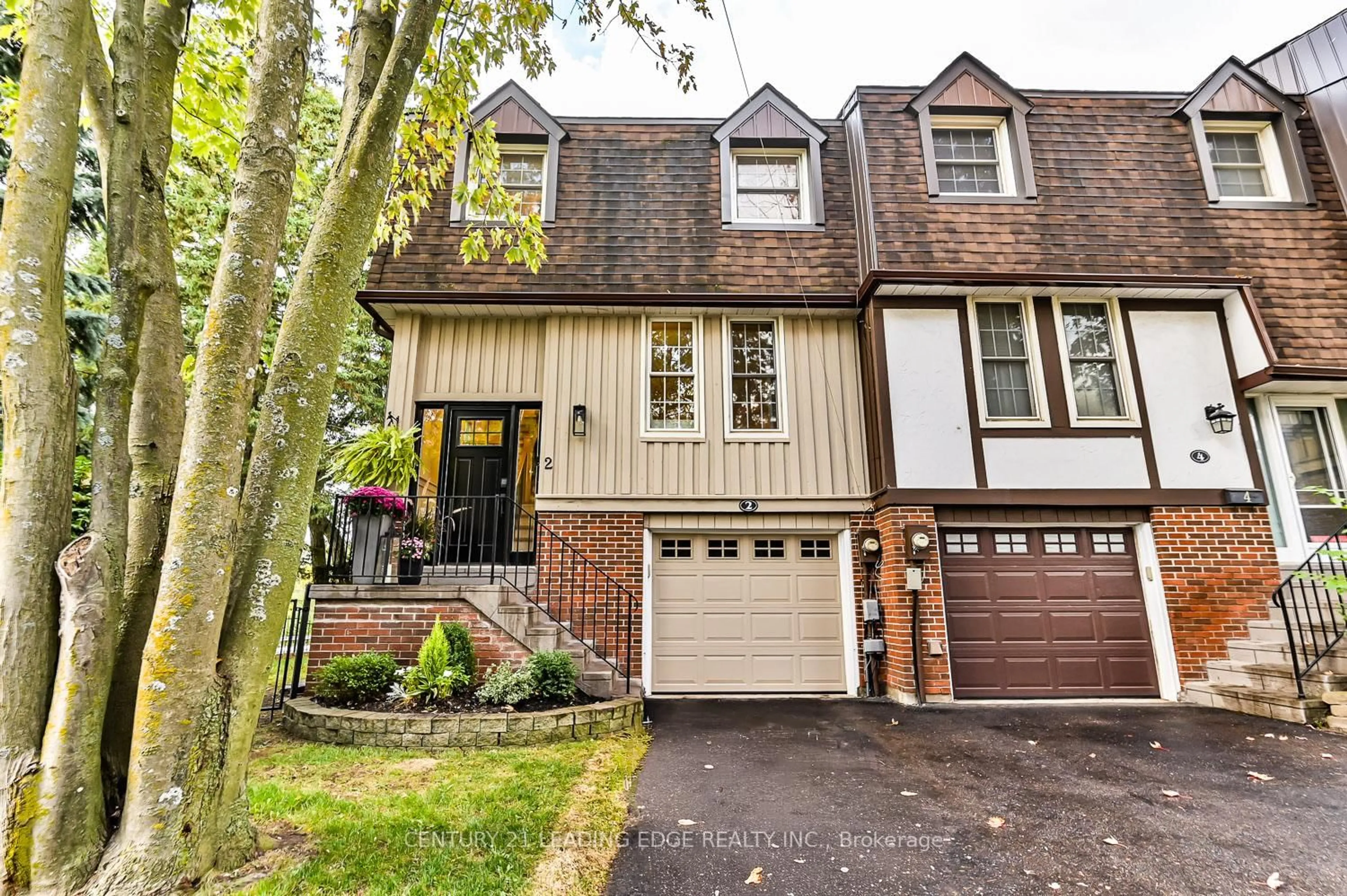 Home with vinyl exterior material, street for 2 Bramble Way, Markham Ontario L3P 3V8
