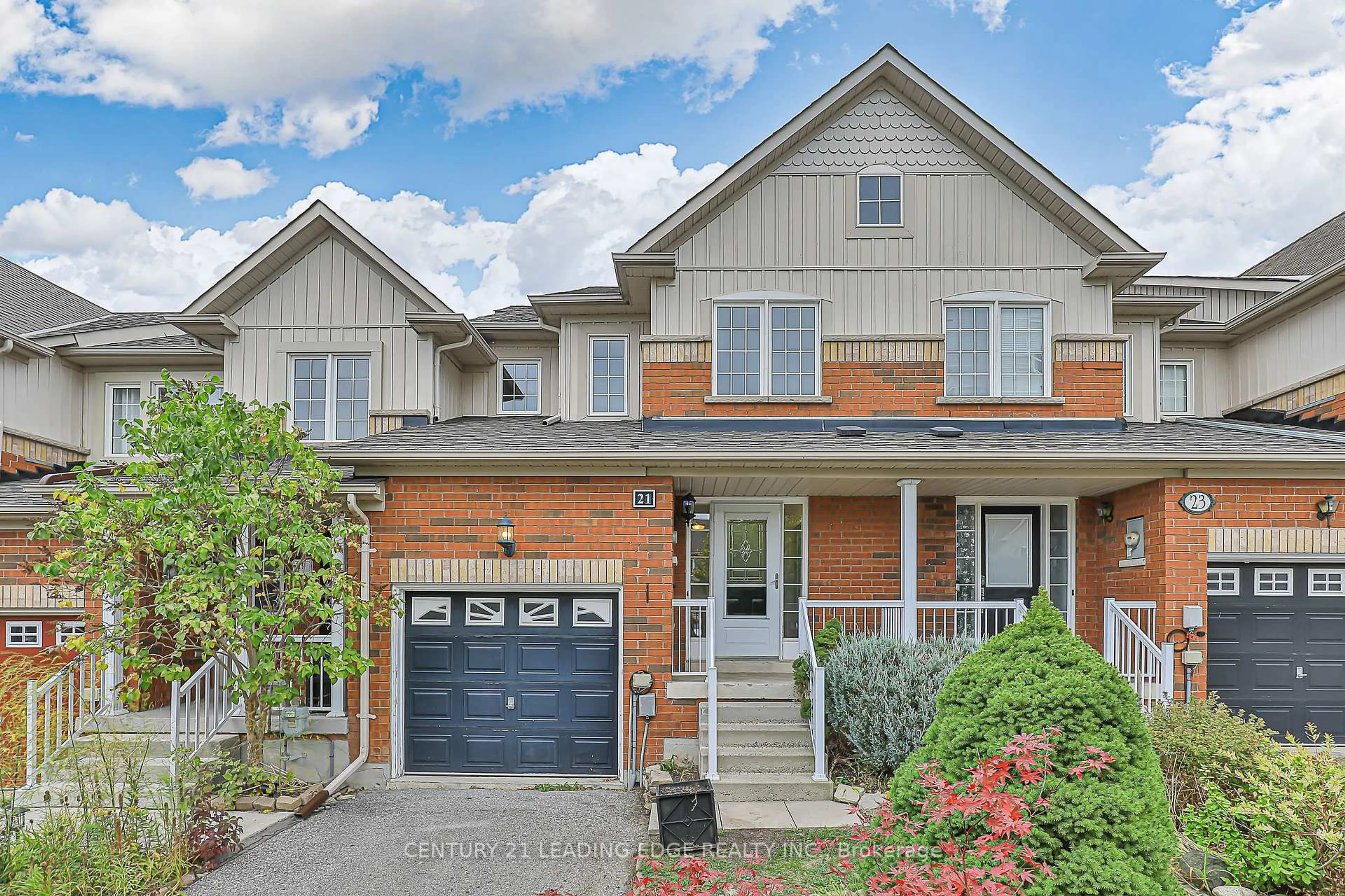 Home with brick exterior material, street for 21 Lilly Mckeowan Cres, East Gwillimbury Ontario L0G 1M0