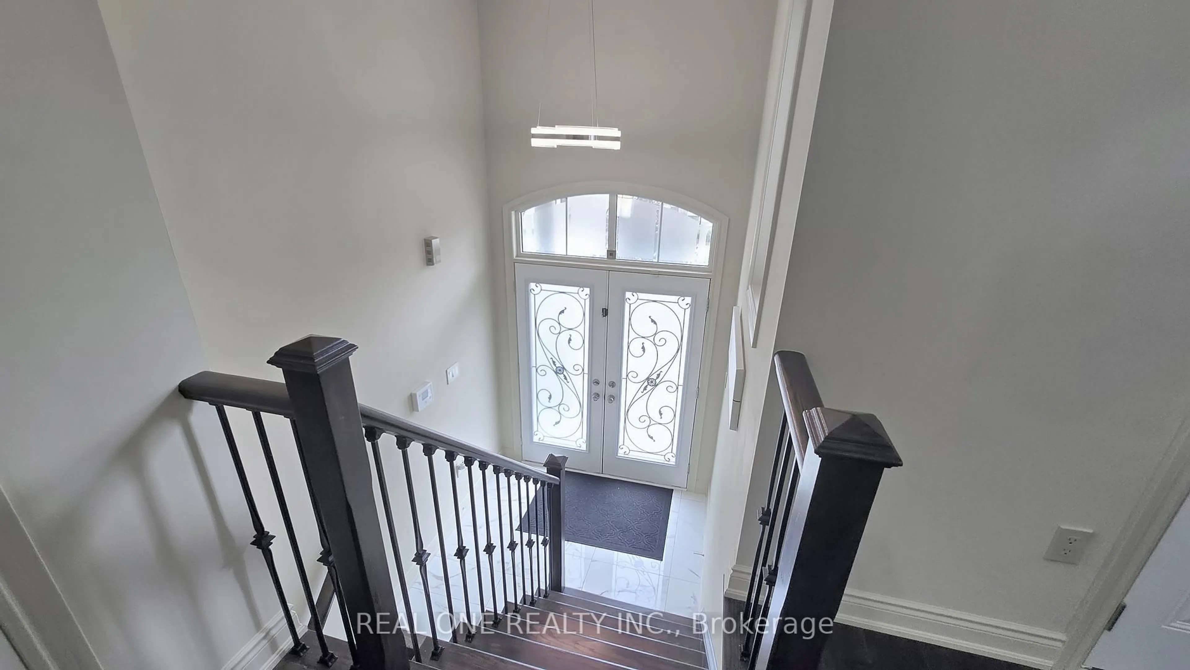 Indoor entryway for 193 Cranbrook Cres, Vaughan Ontario L4H 4L1