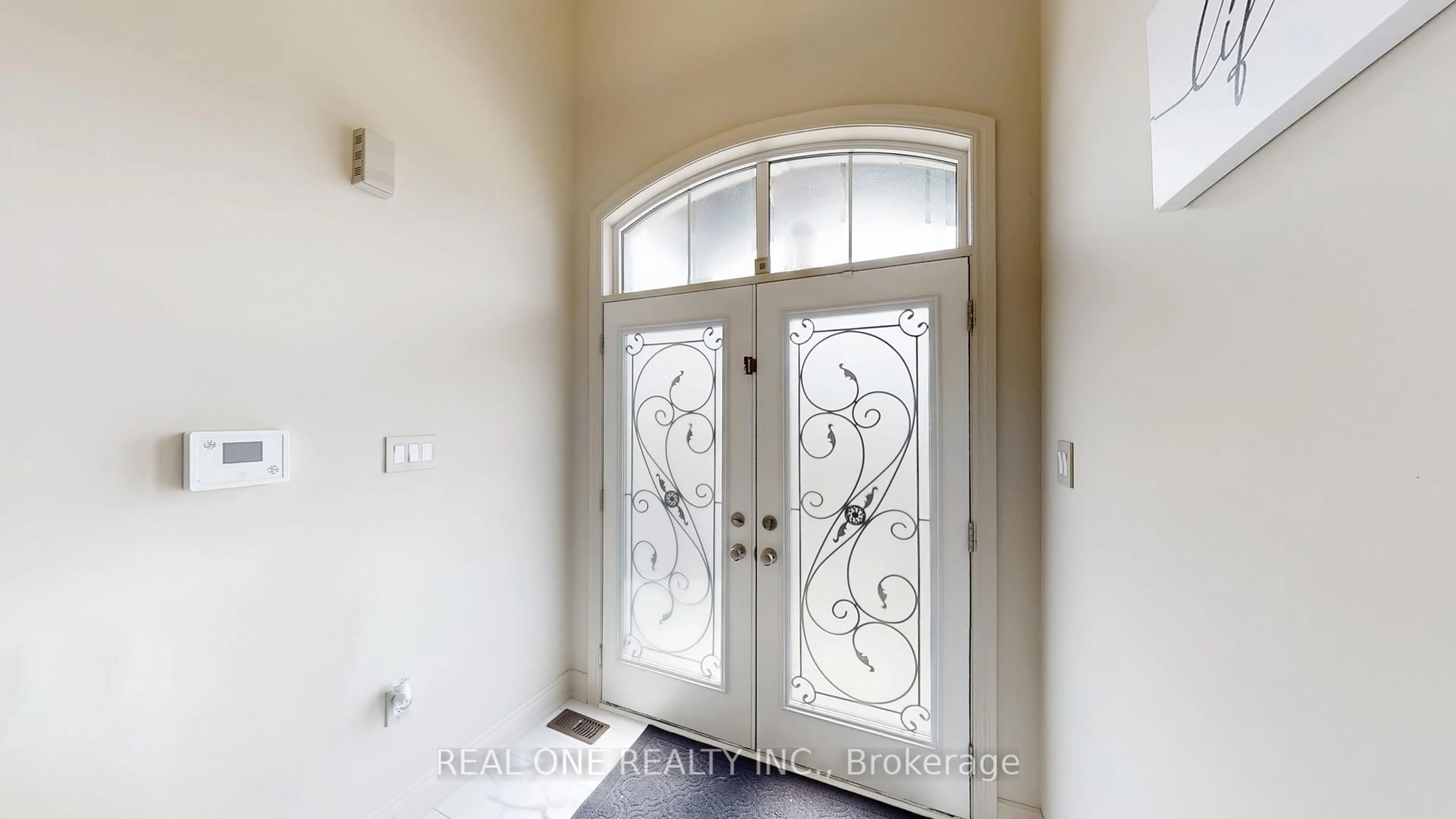 Indoor entryway for 193 Cranbrook Cres, Vaughan Ontario L4H 4L1