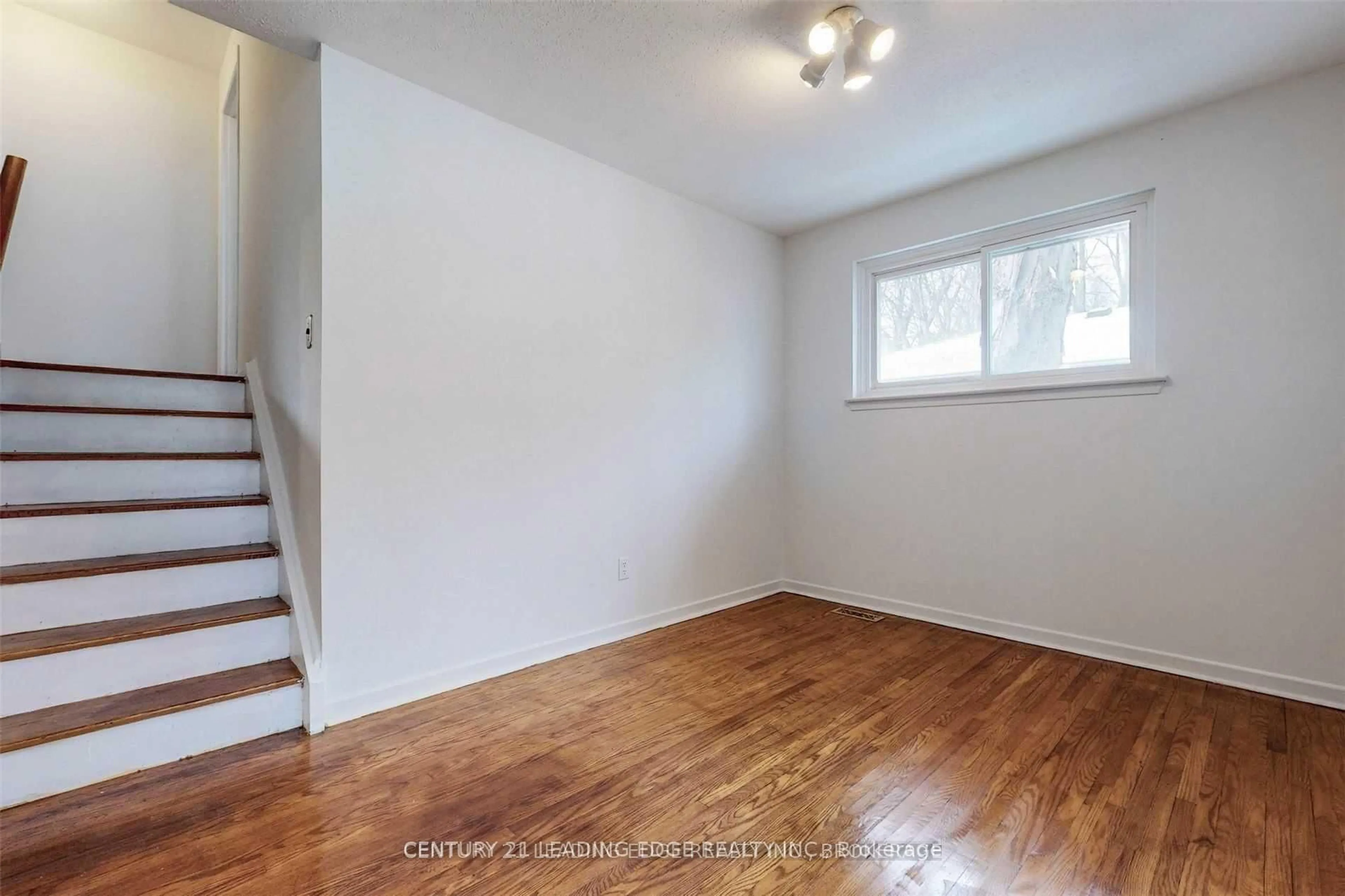 A pic of a room for 6 Jeremy Dr, Markham Ontario L3R 2K6