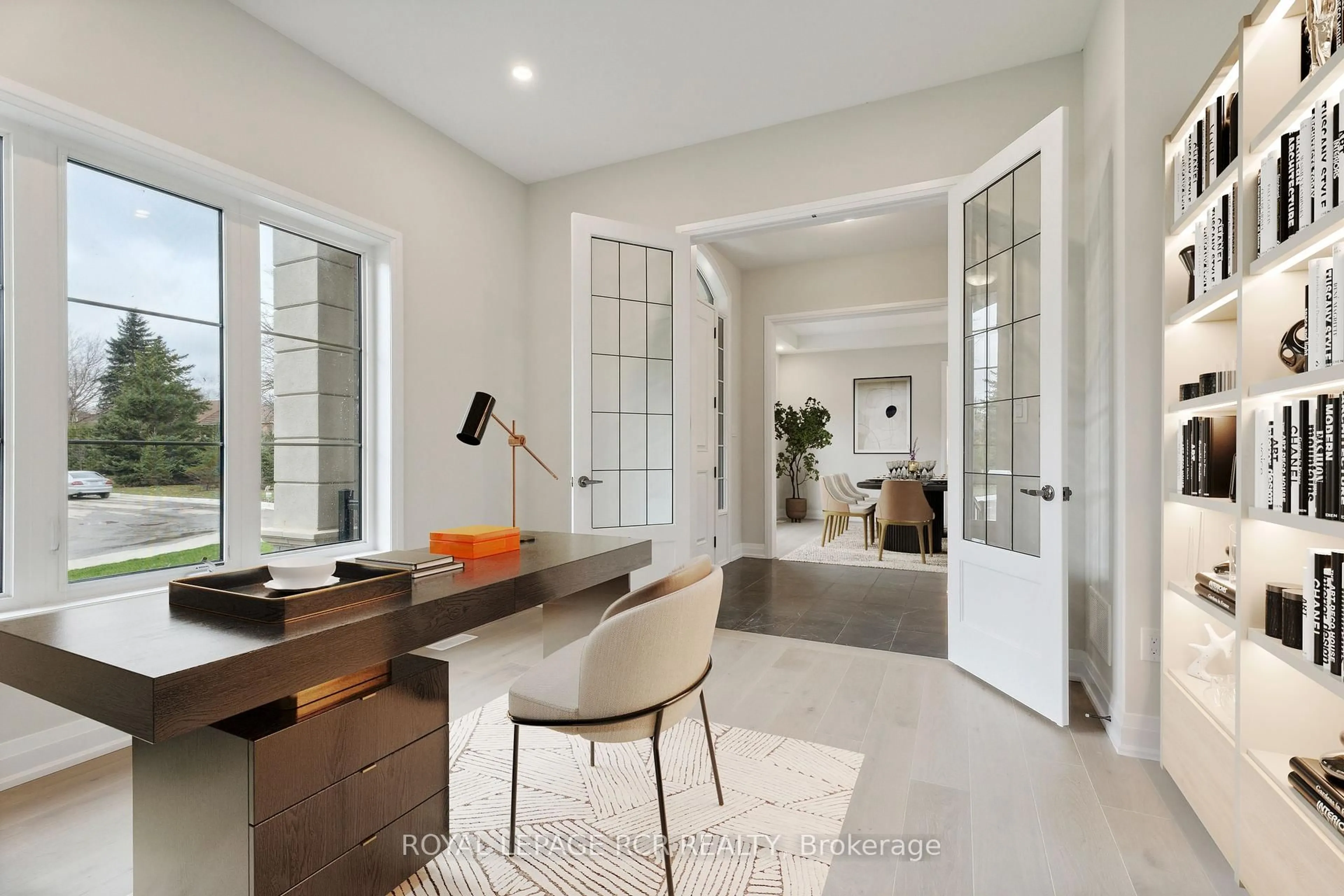 Indoor entryway for 57 Wallace Merchant Crt, Aurora Ontario L4G 5Y5