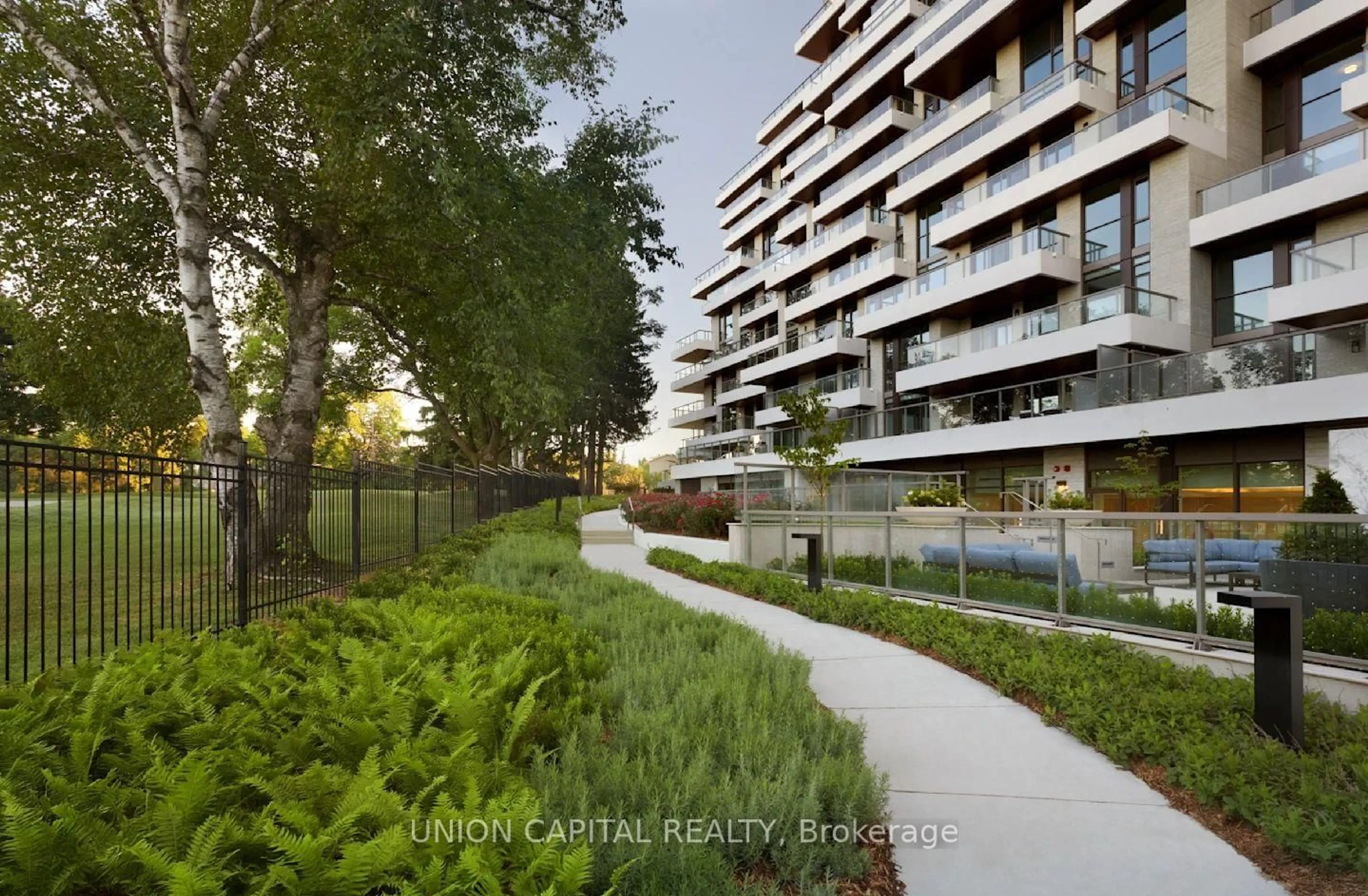 A pic from outside/outdoor area/front of a property/back of a property/a pic from drone, street for 399 Royal Orchard Blvd #19, Markham Ontario L3T 4Y9