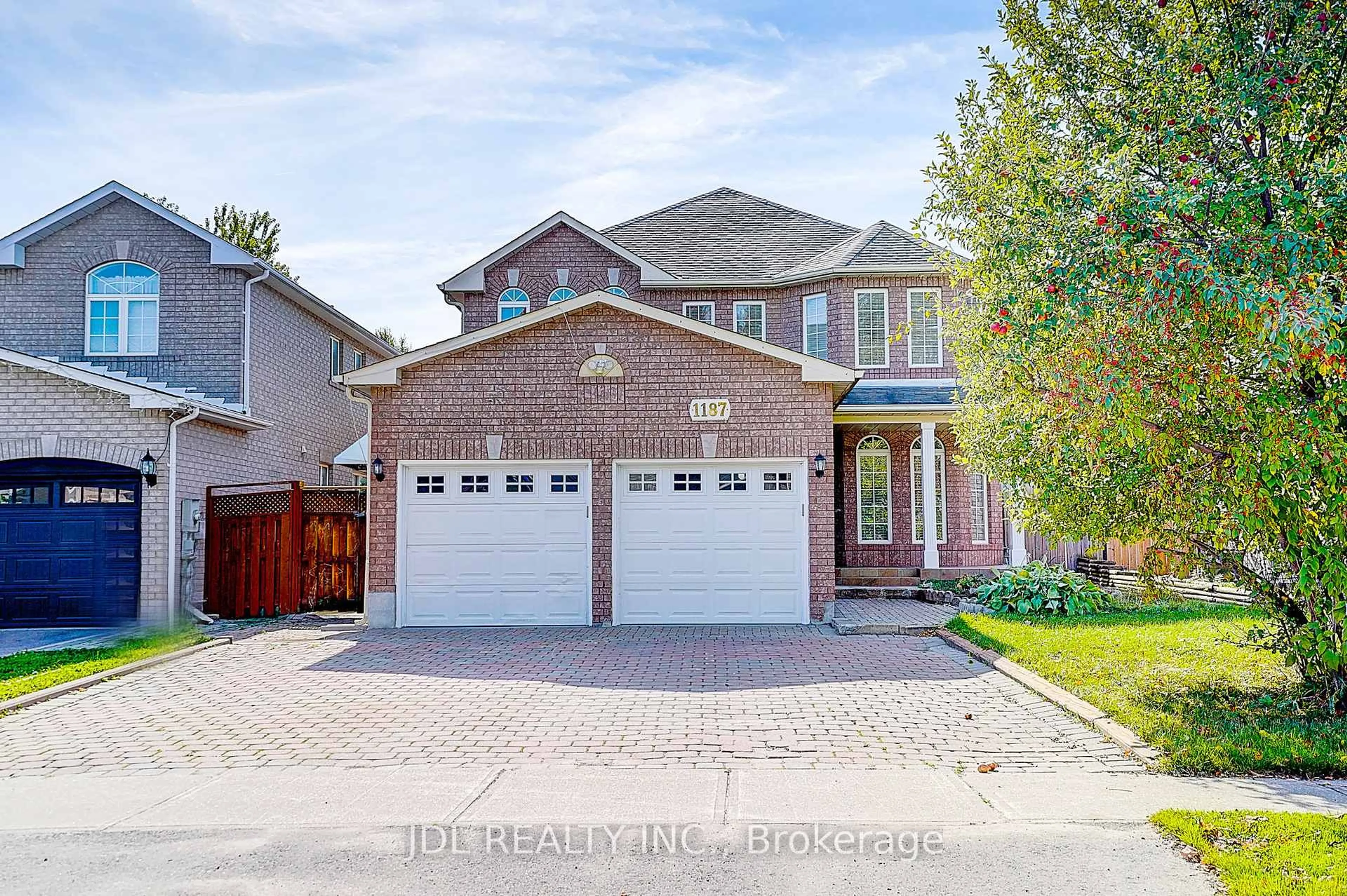 Home with brick exterior material, street for 1187 Leslie Dr, Innisfil Ontario L9S 2A9