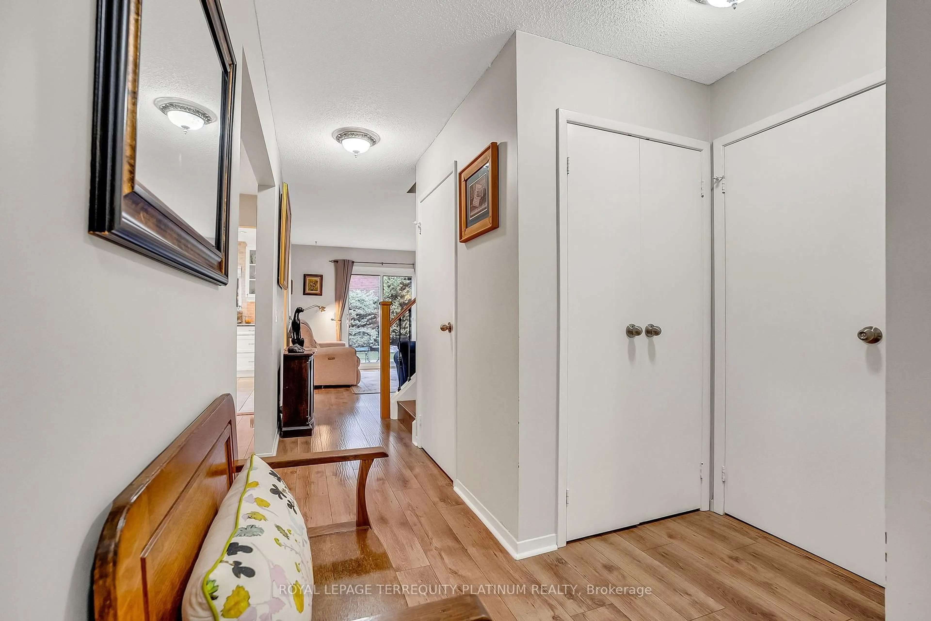 Indoor entryway for 30 Vanessa Rd, Markham Ontario L3R 4W3