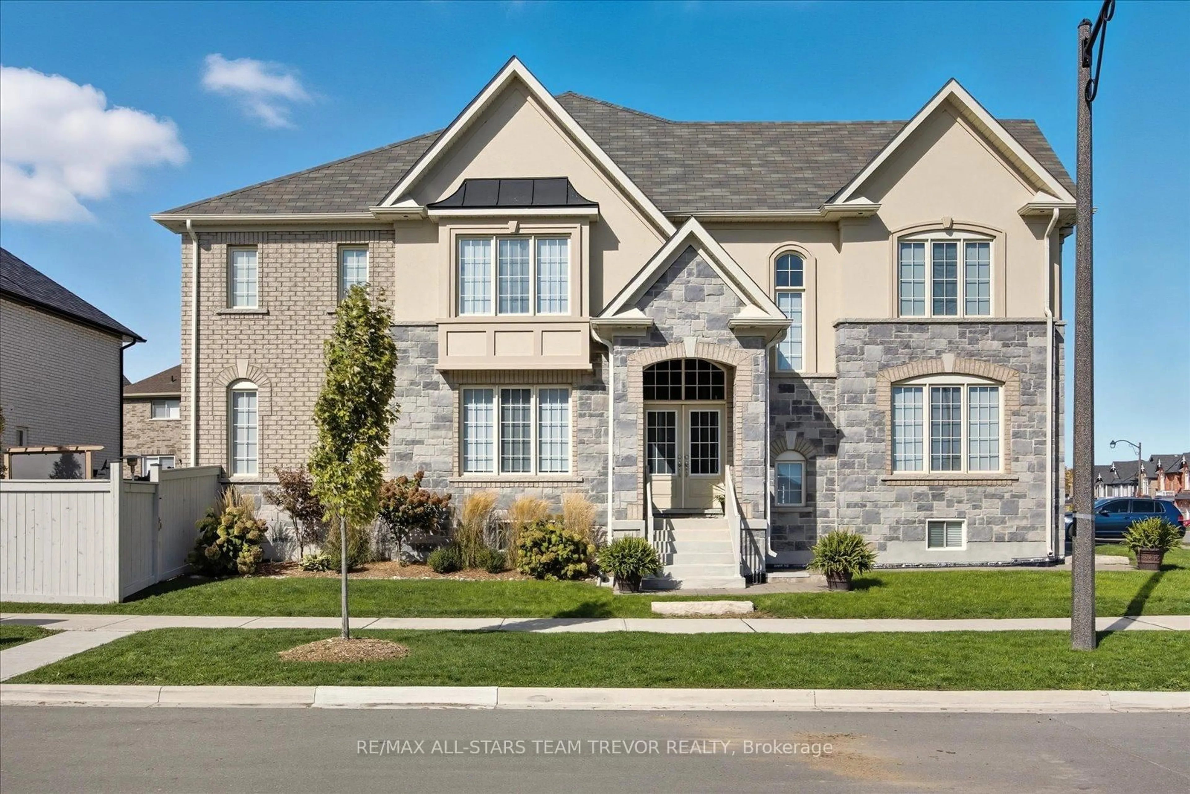 Home with brick exterior material, street for 14 Conchita St, Georgina Ontario L4P 0H4