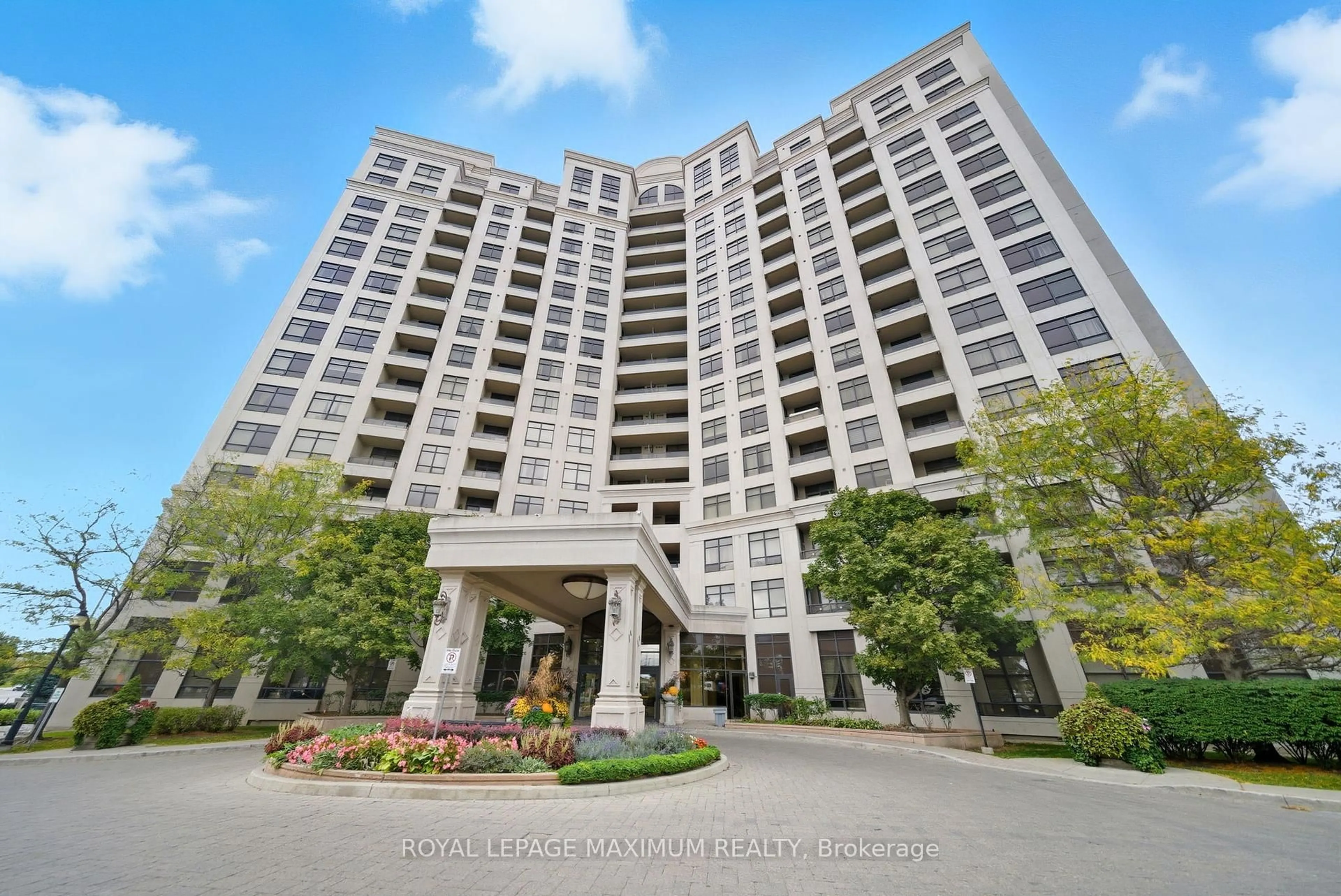 Indoor foyer for 9225 Jane St #714, Vaughan Ontario L6A 0J7