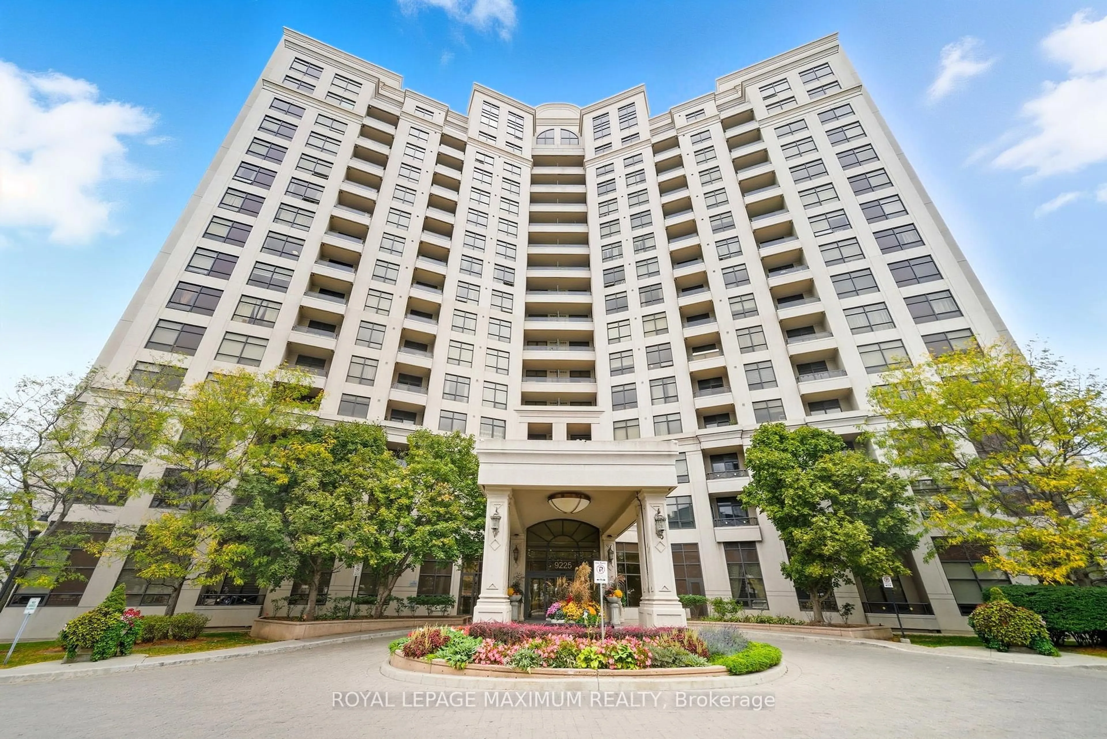 Indoor foyer for 9225 Jane St #714, Vaughan Ontario L6A 0J7