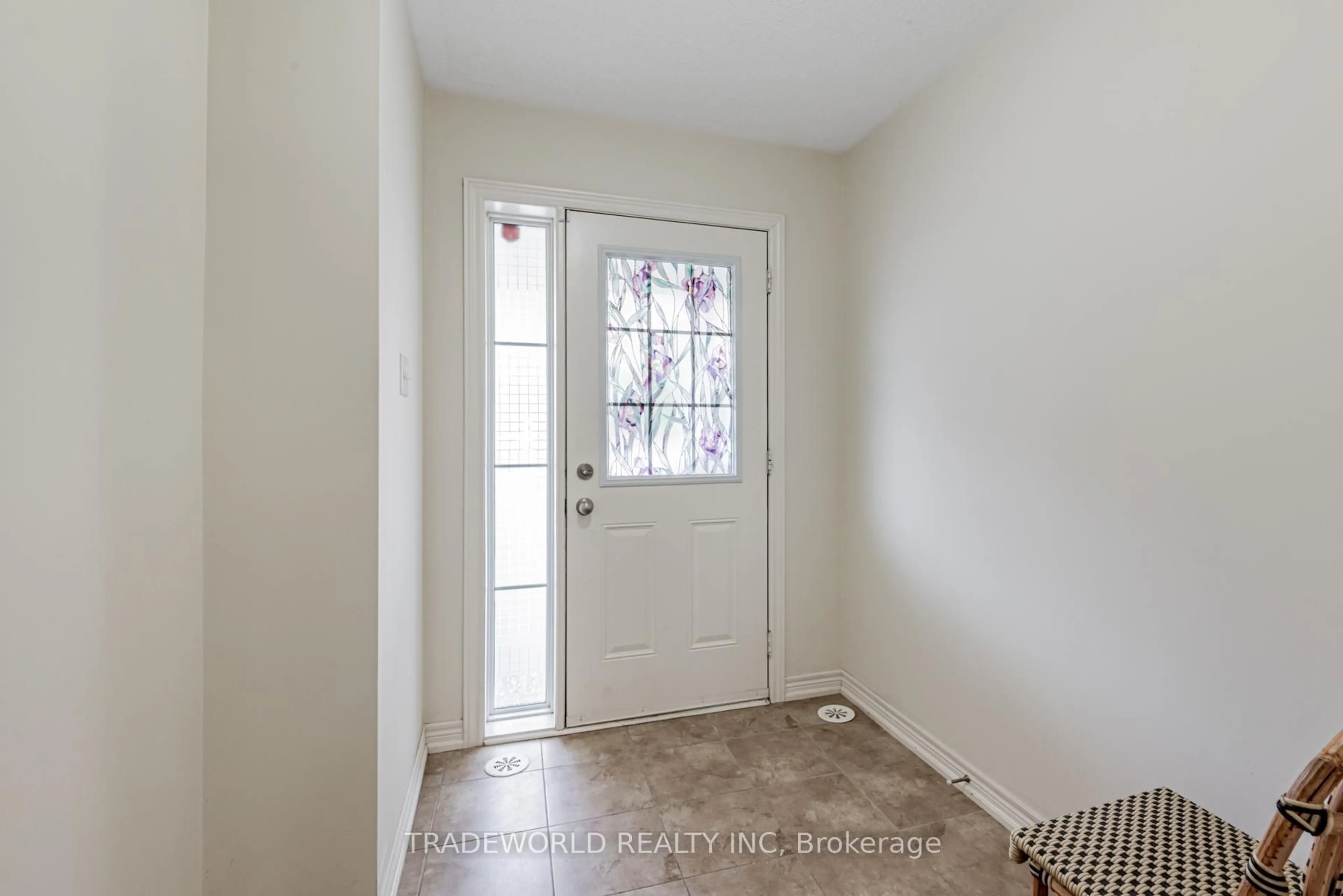 Indoor entryway for 11 Roy Grove Way, Markham Ontario L3E 0T6