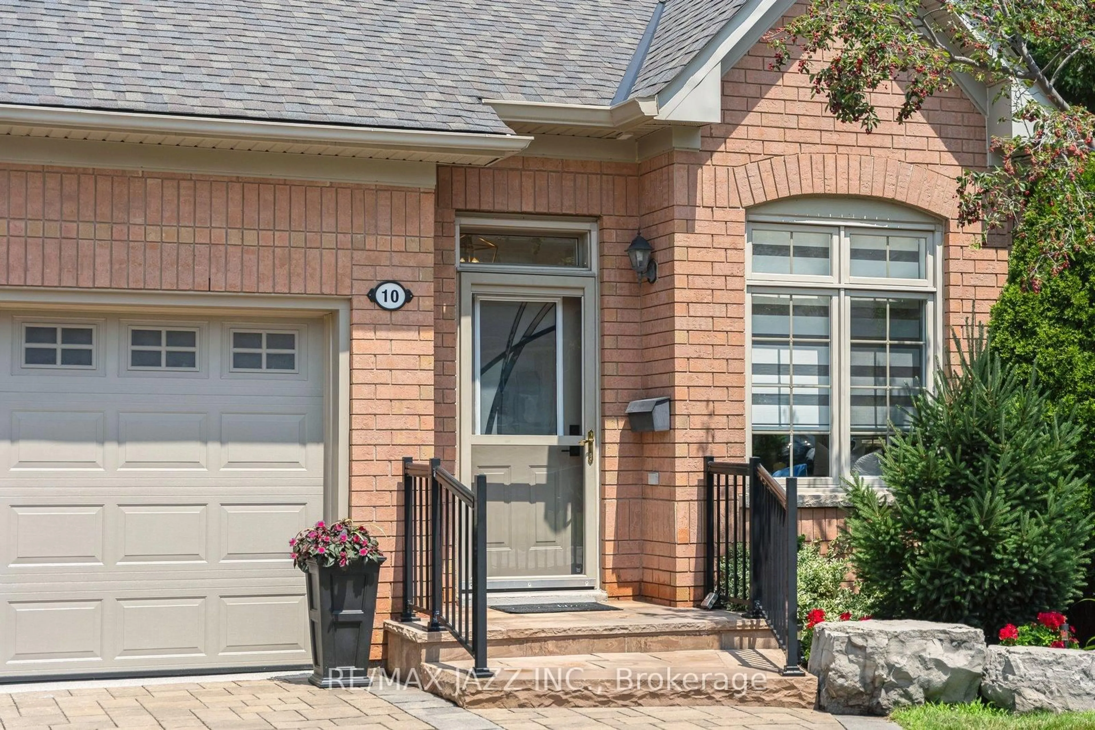 Home with brick exterior material, street for 10 Belle Terre Way #26, Markham Ontario L6E 2A2