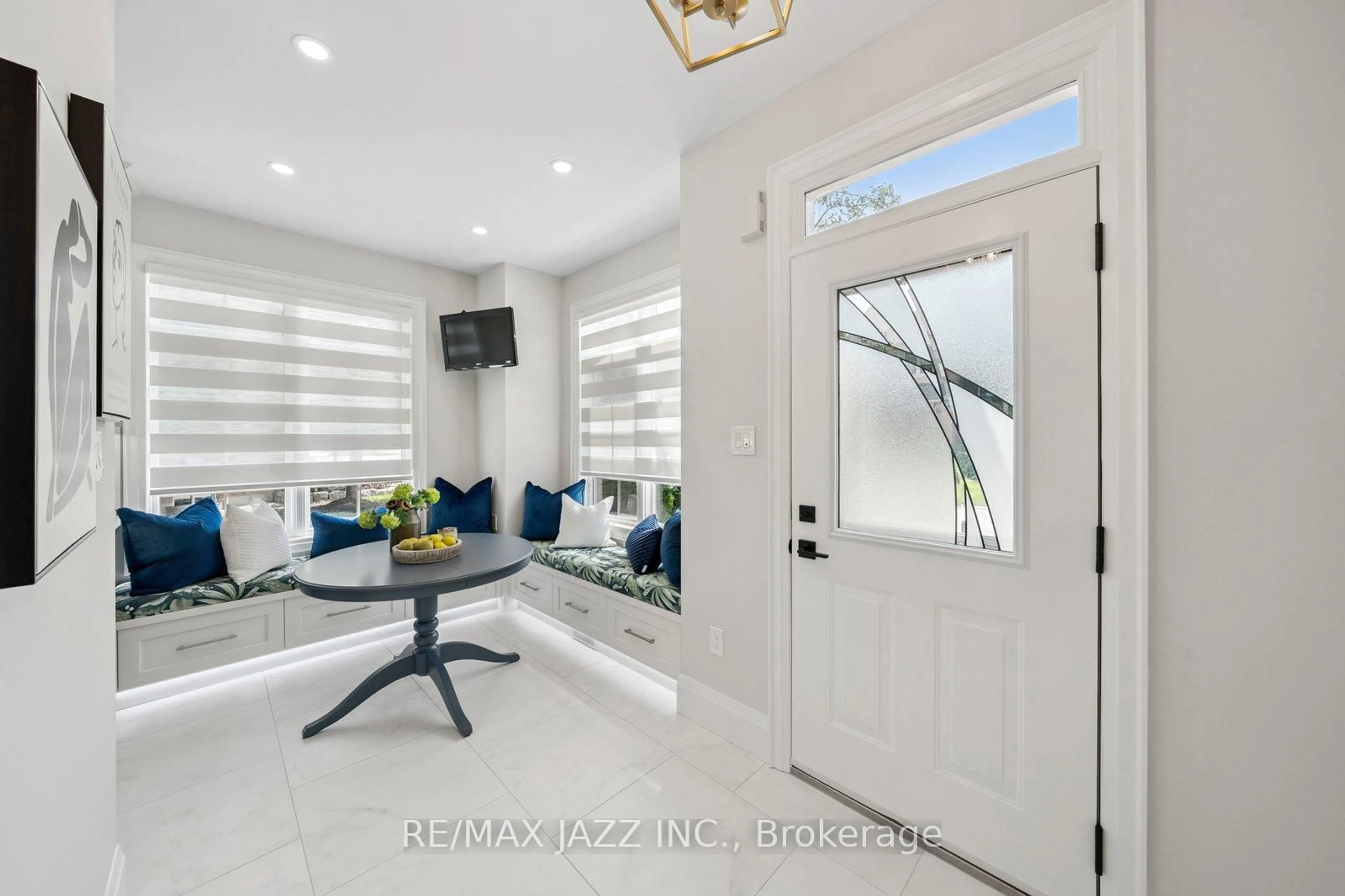 Indoor entryway for 10 Belle Terre Way #26, Markham Ontario L6E 2A2
