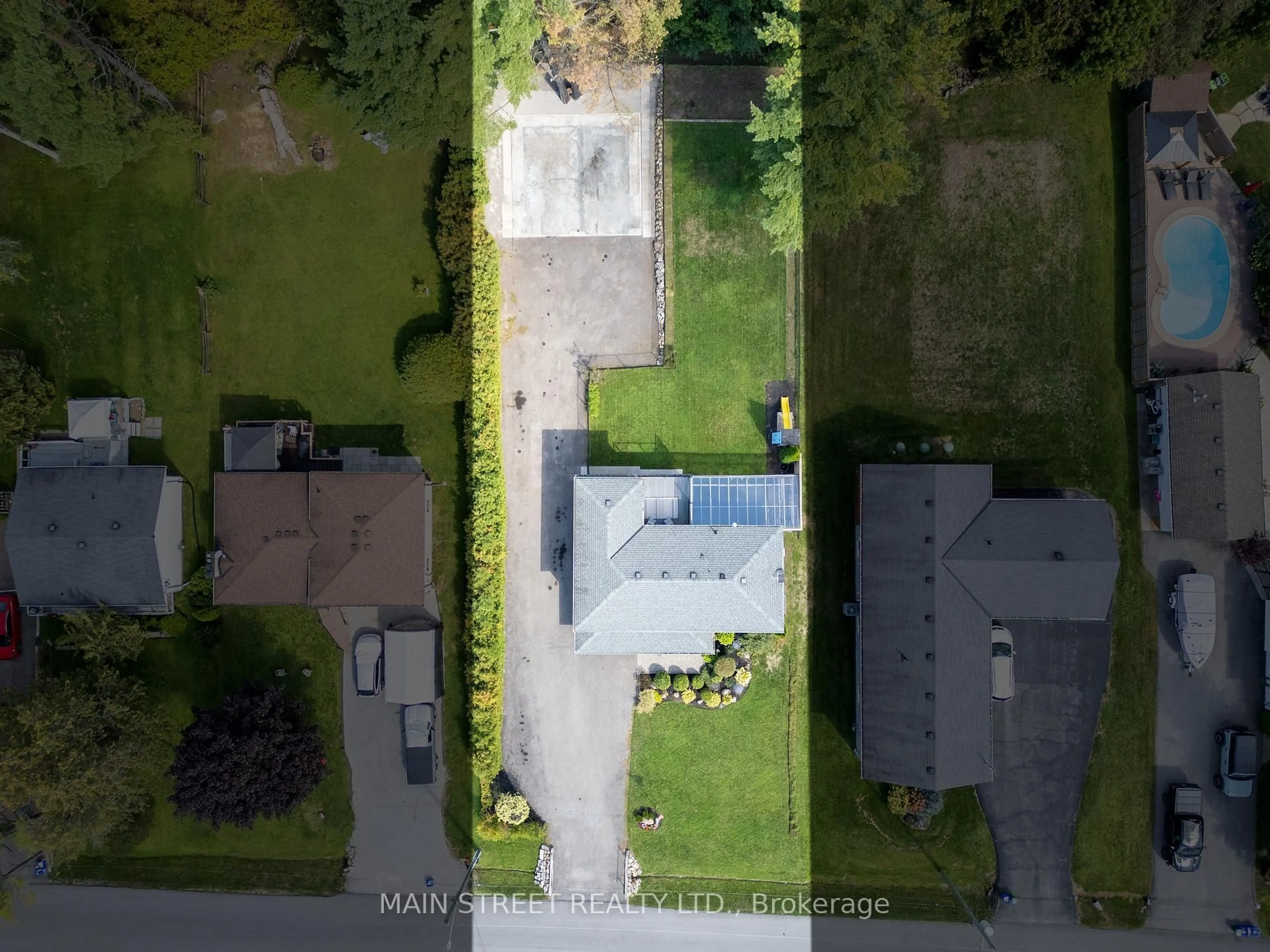 A pic from outside/outdoor area/front of a property/back of a property/a pic from drone, street for 23 Sunnidale Blvd, Georgina Ontario L0E 1L0
