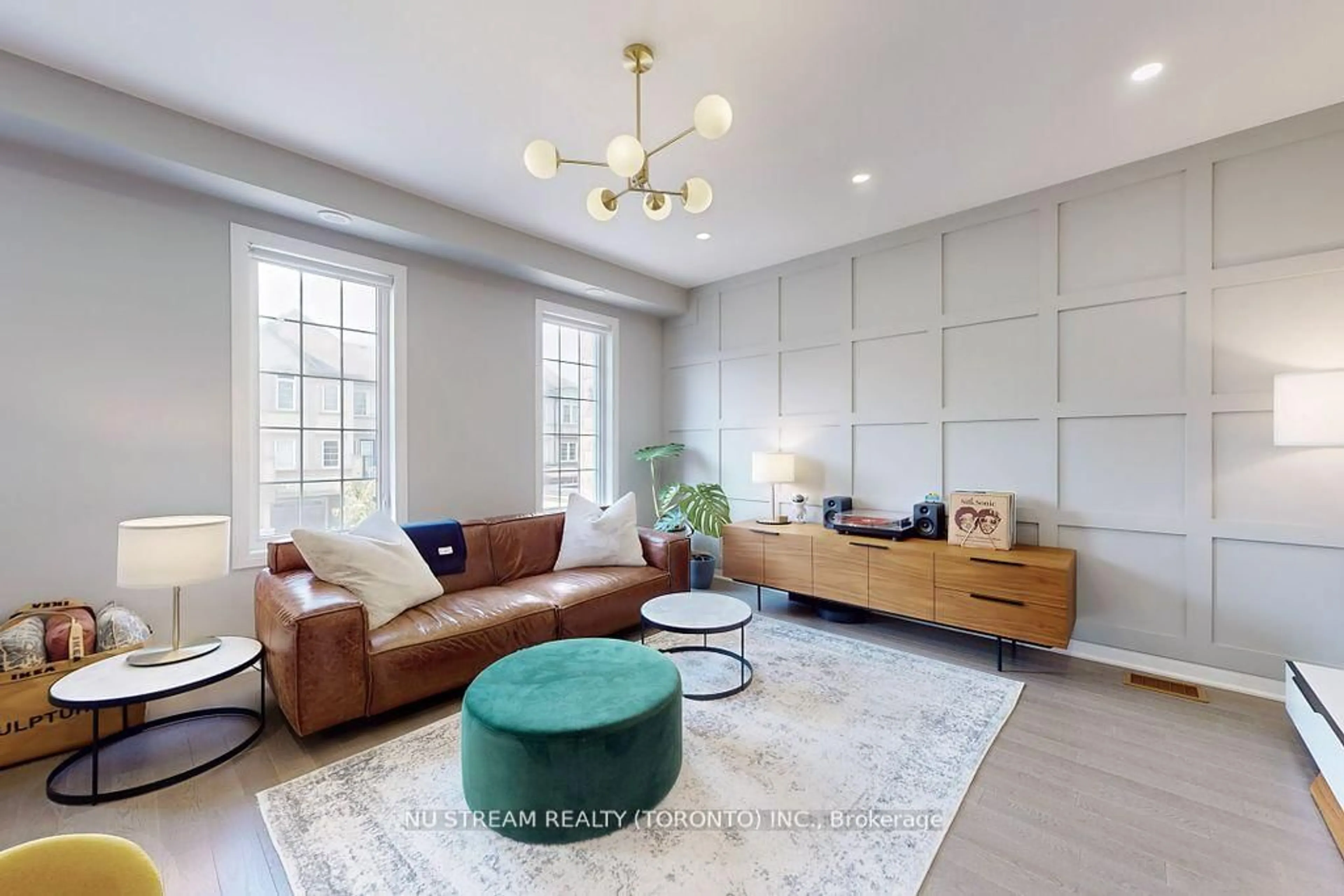 Living room with furniture, unknown for 65 Casely Ave, Richmond Hill Ontario L4S 0K2