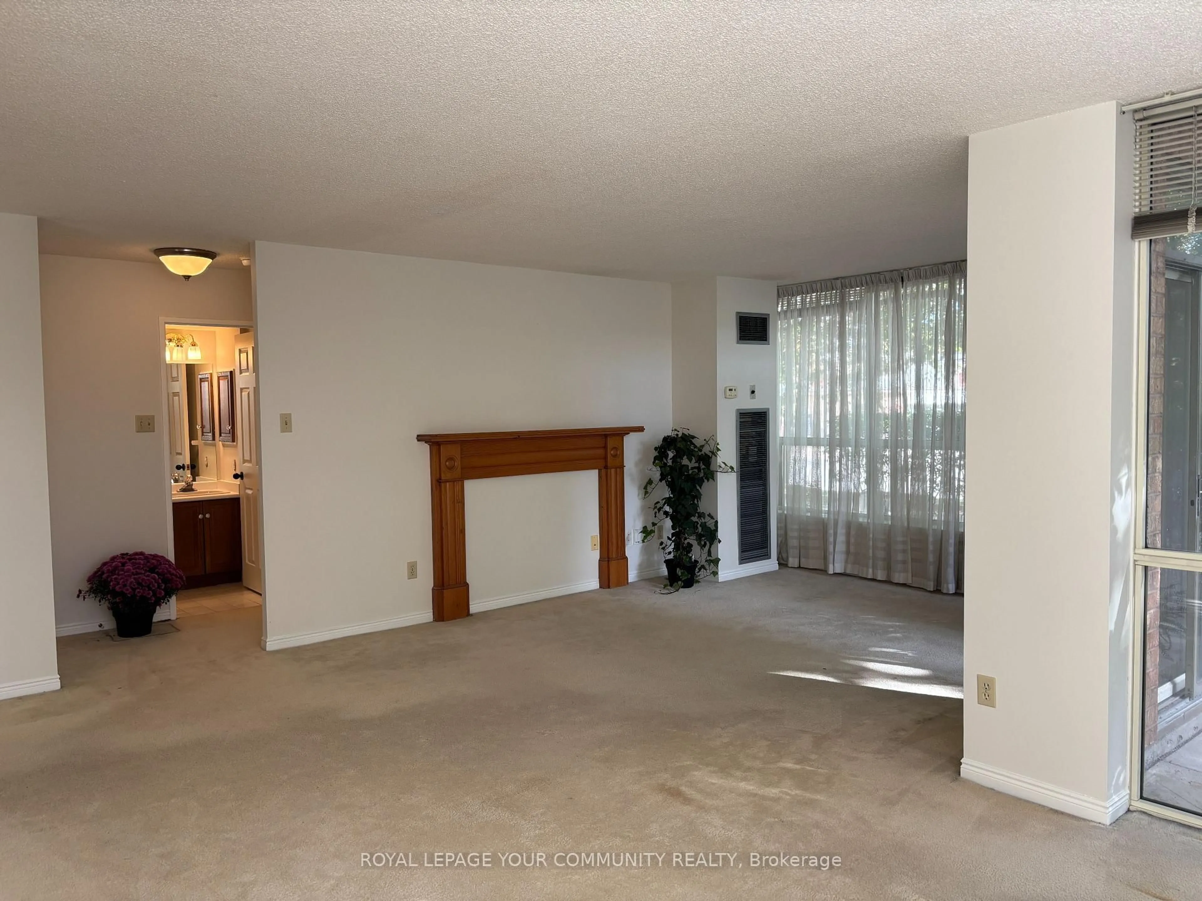 Unknown for 14924 Yonge St #114, Aurora Ontario L4G 6H7