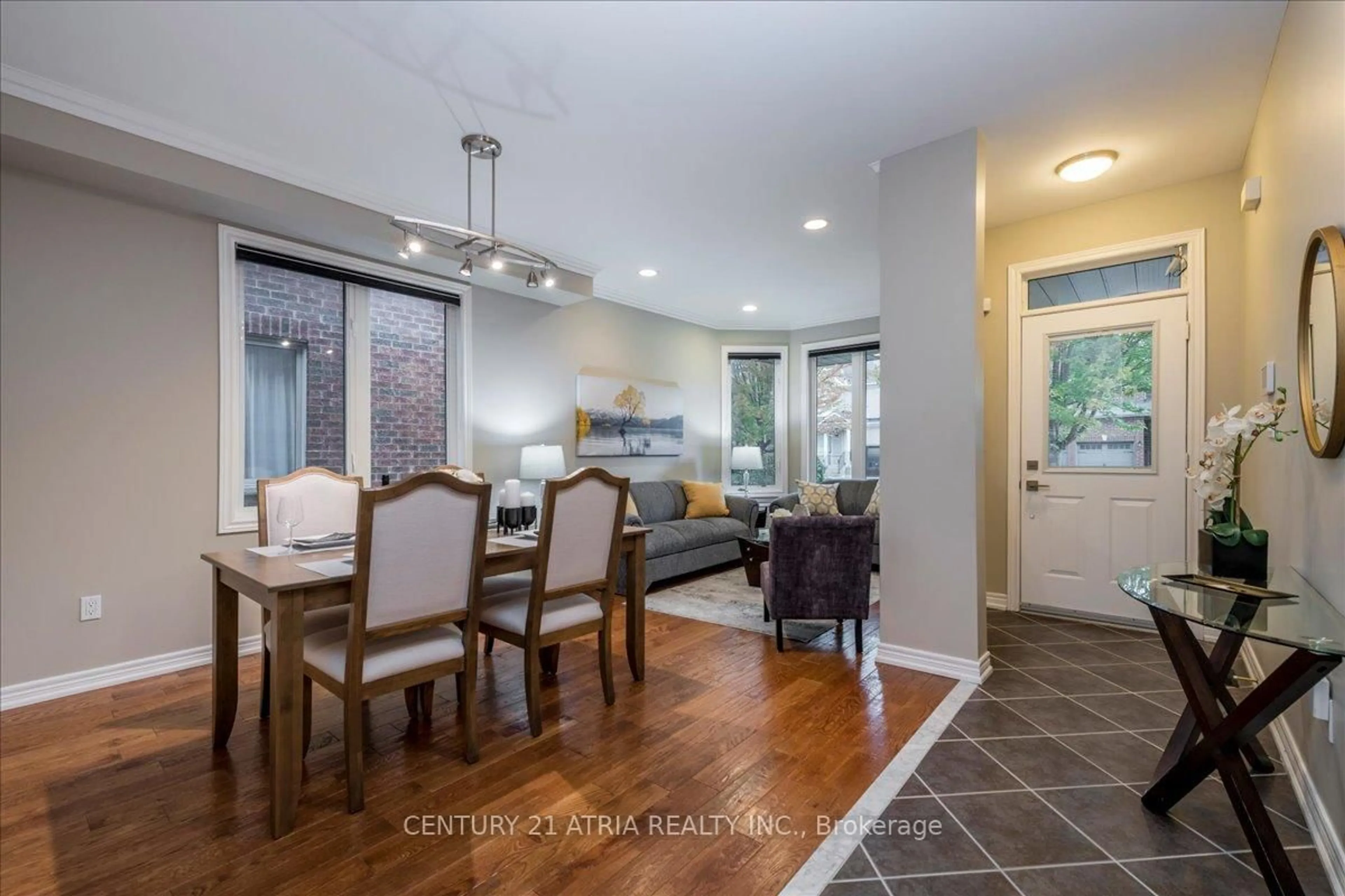 Dining room, ceramic/tile floor for 140 Stave Cres, Richmond Hill Ontario L4C 0S9