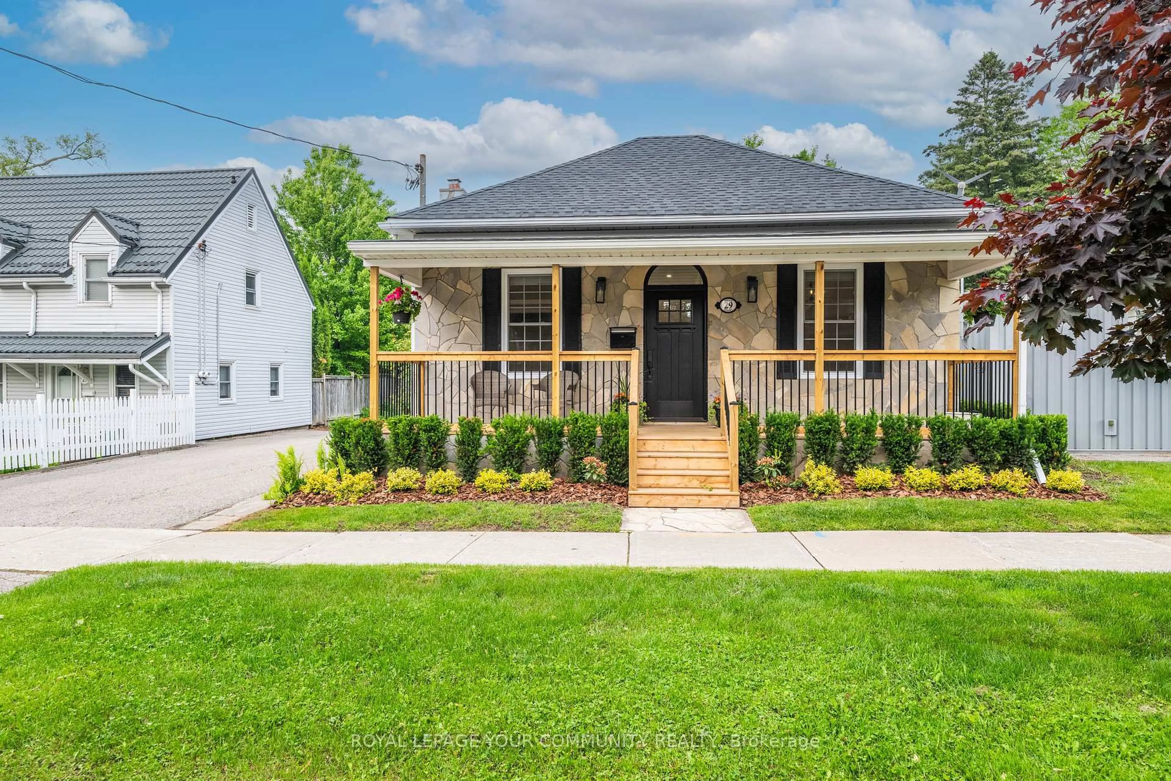 Home with brick exterior material, street for 29 Wells St, Aurora Ontario L4G 1S8