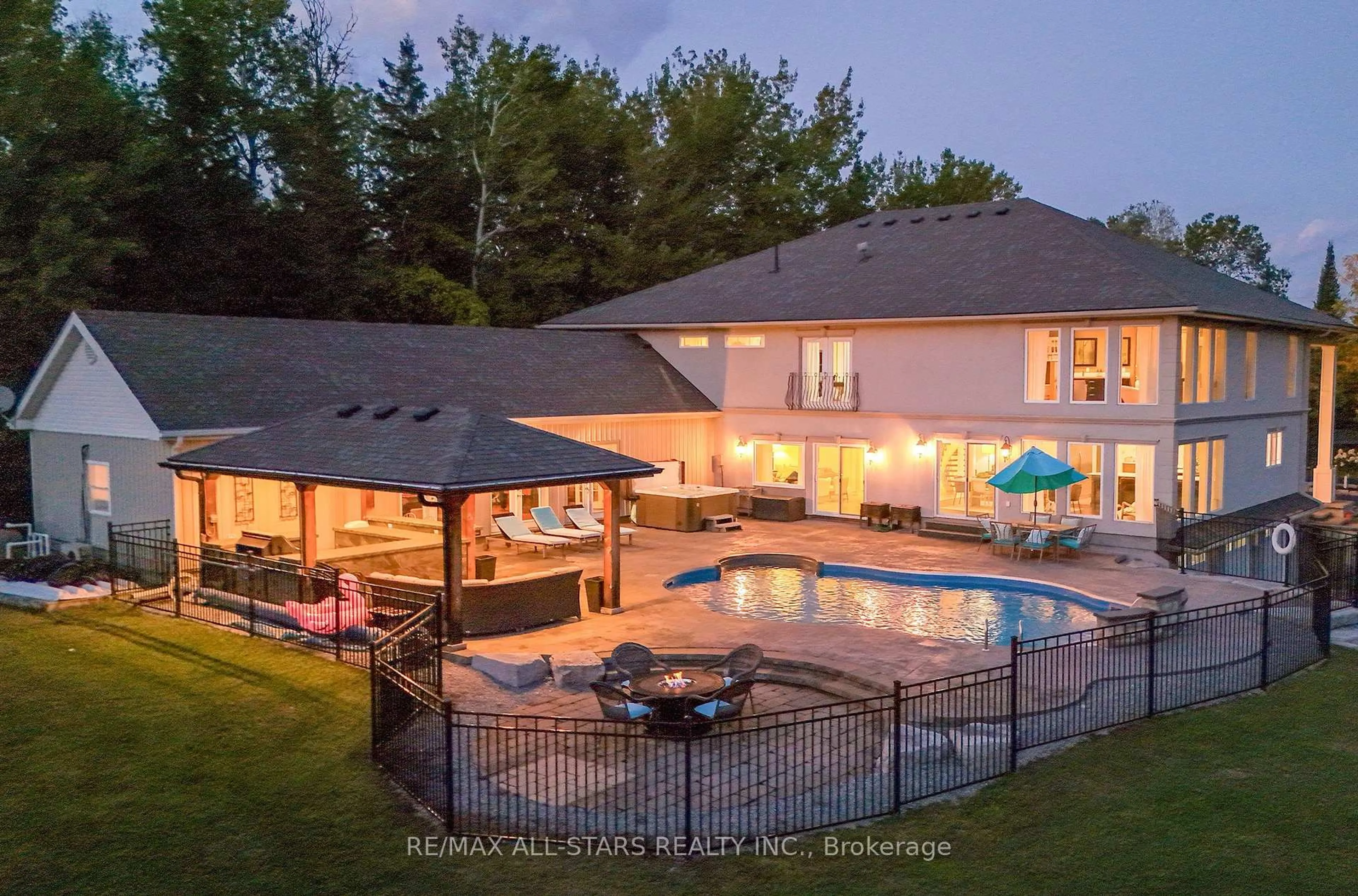 A pic from outside/outdoor area/front of a property/back of a property/a pic from drone, water/lake/river/ocean view for 25956 McCowan Rd, Georgina Ontario L0E 1R0