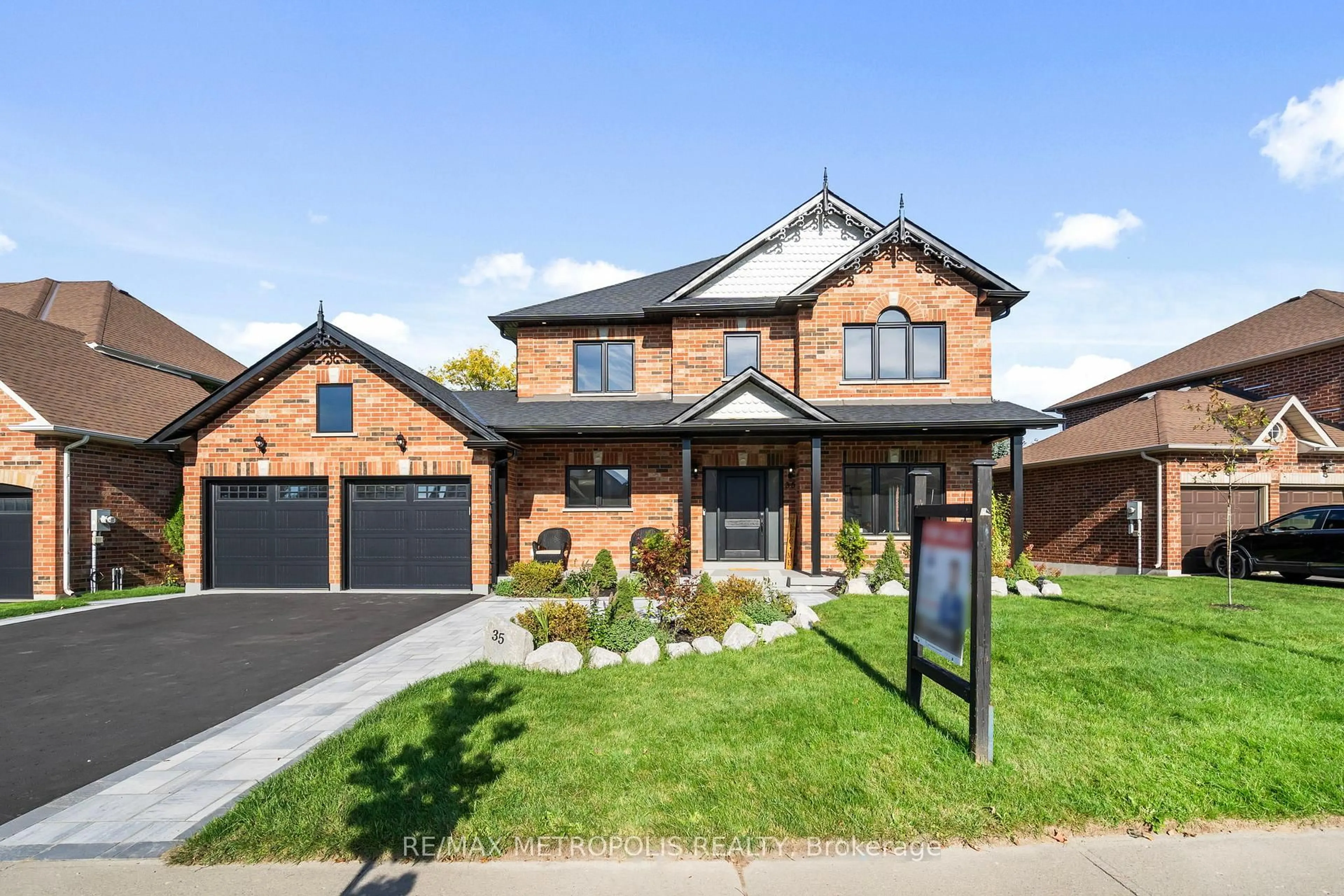 Home with brick exterior material, street for 35 Nelkydd Lane, Uxbridge Ontario L9P 1Z8
