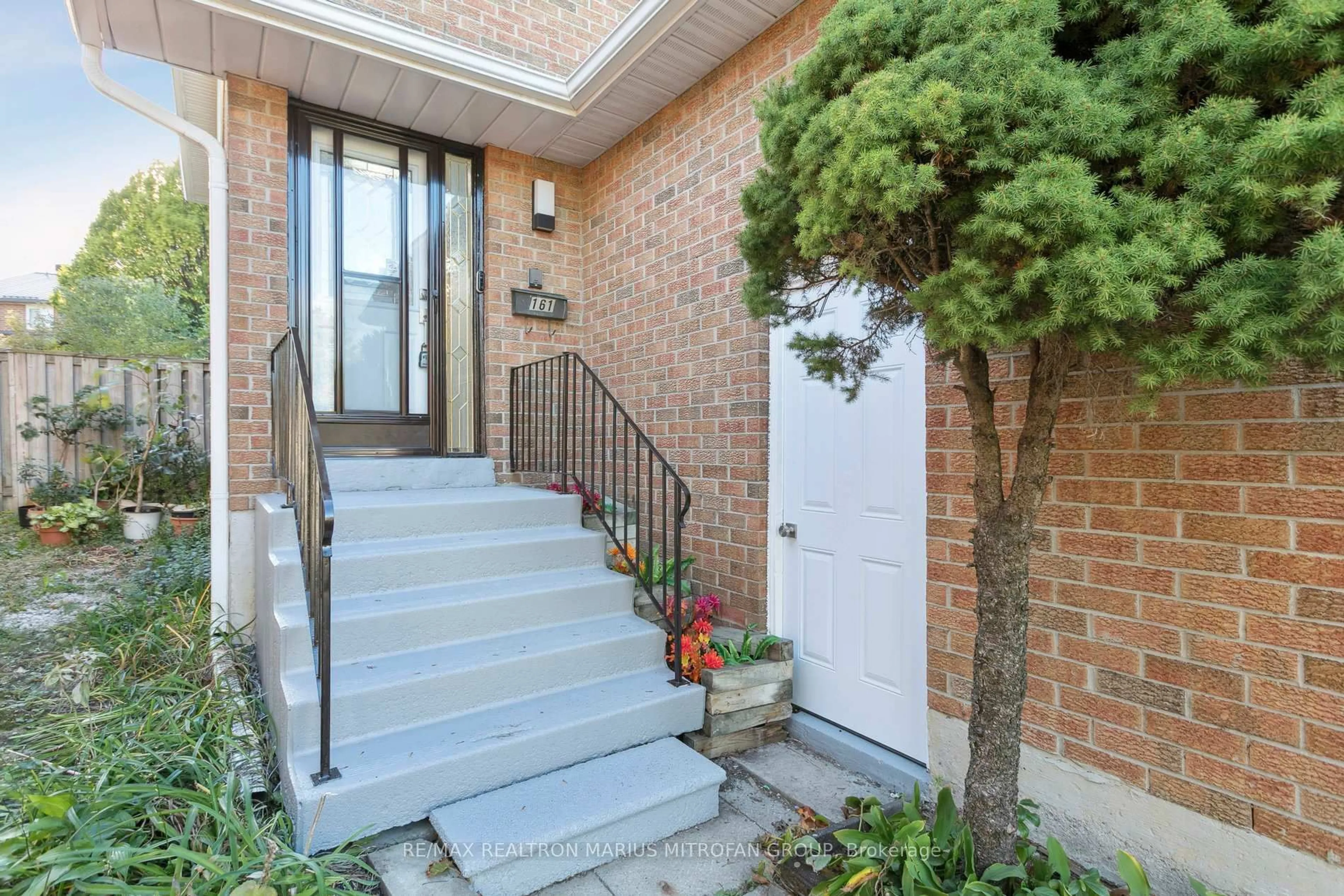 Unknown for 161 Joanna Cres, Vaughan Ontario L4J 5G4