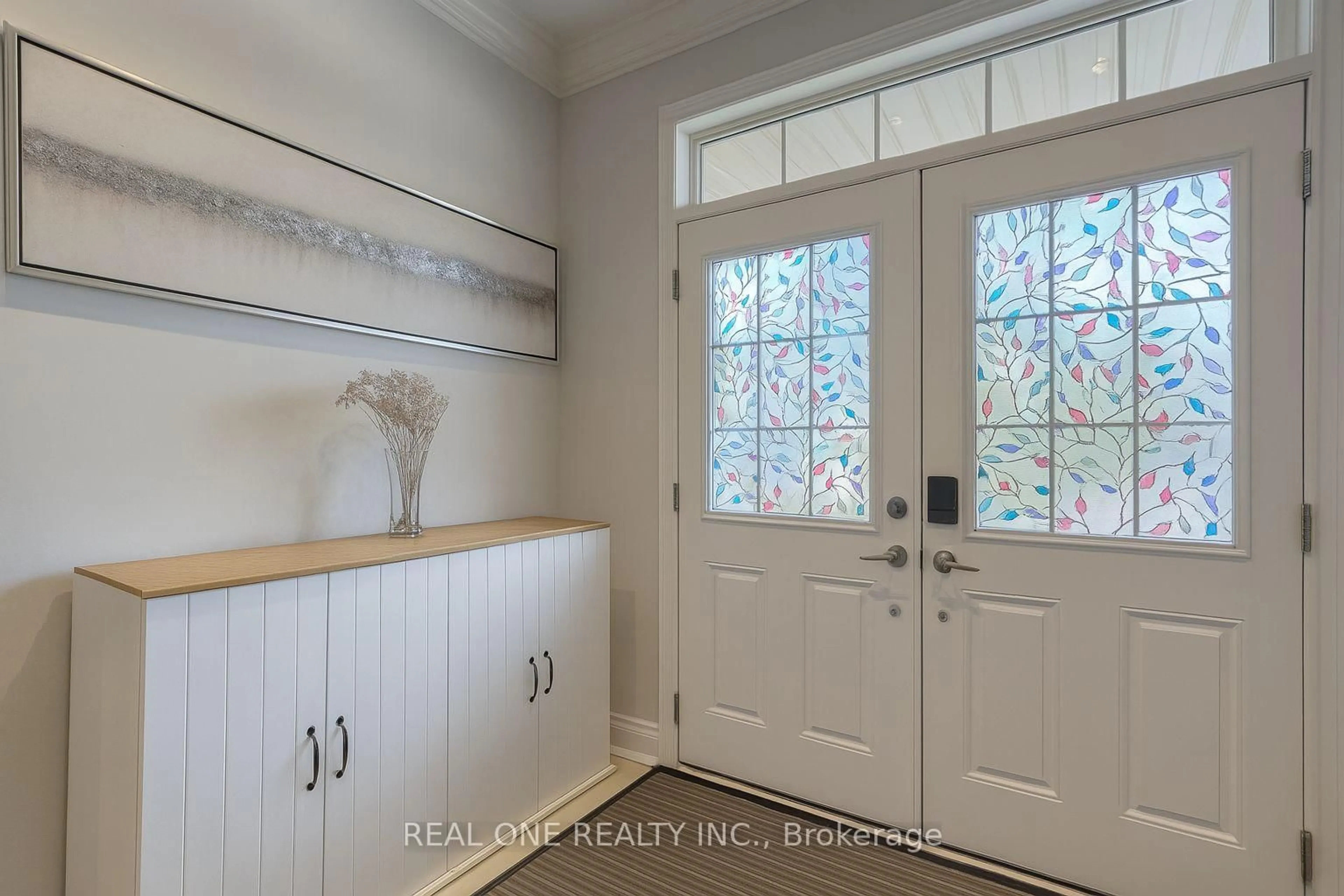 Indoor entryway for 998 Wilbur Pipher Circ, Newmarket Ontario L3X 0G5