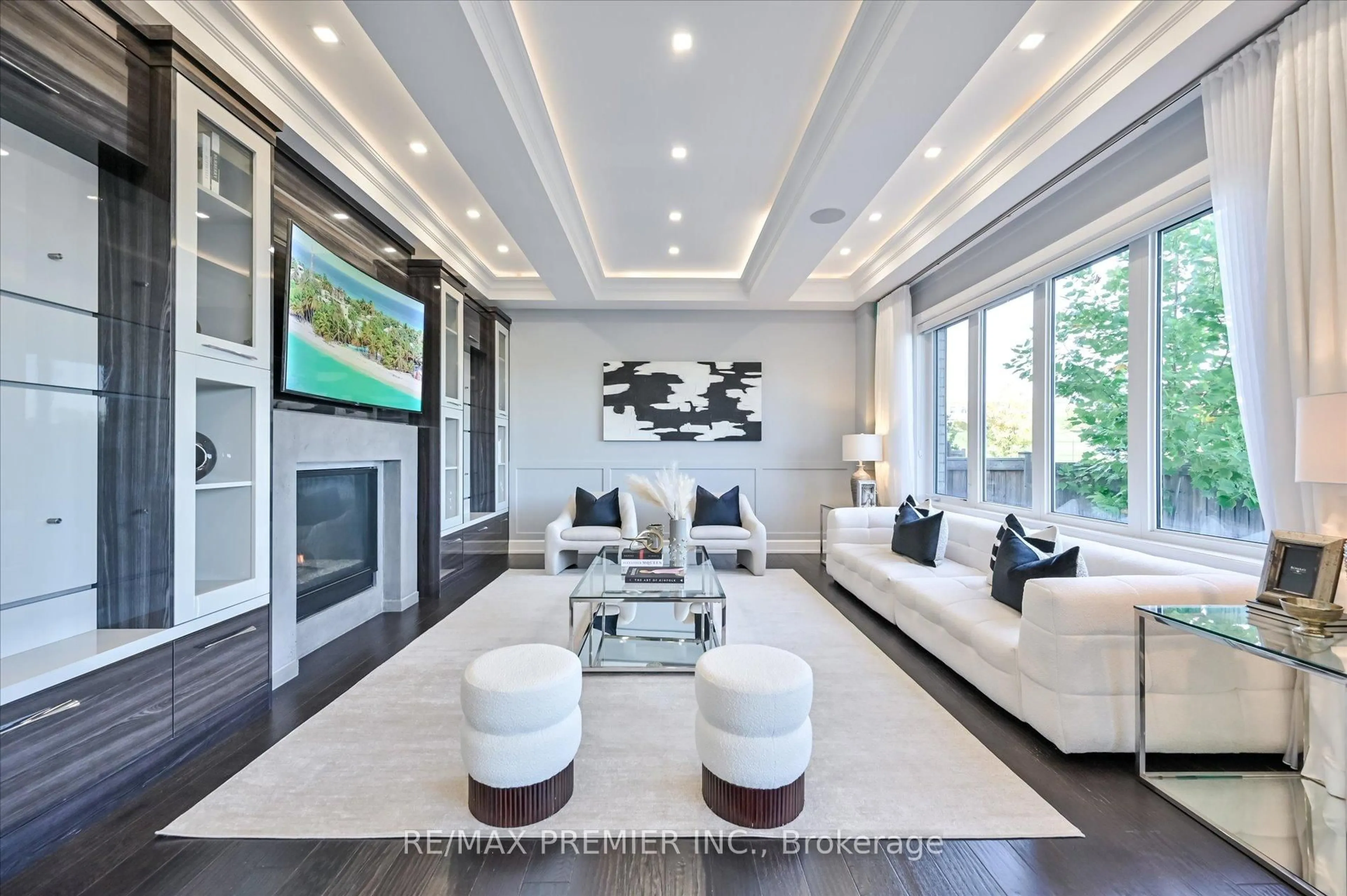 Living room with furniture, unknown for 346 Farrell Rd, Vaughan Ontario L6A 4W9