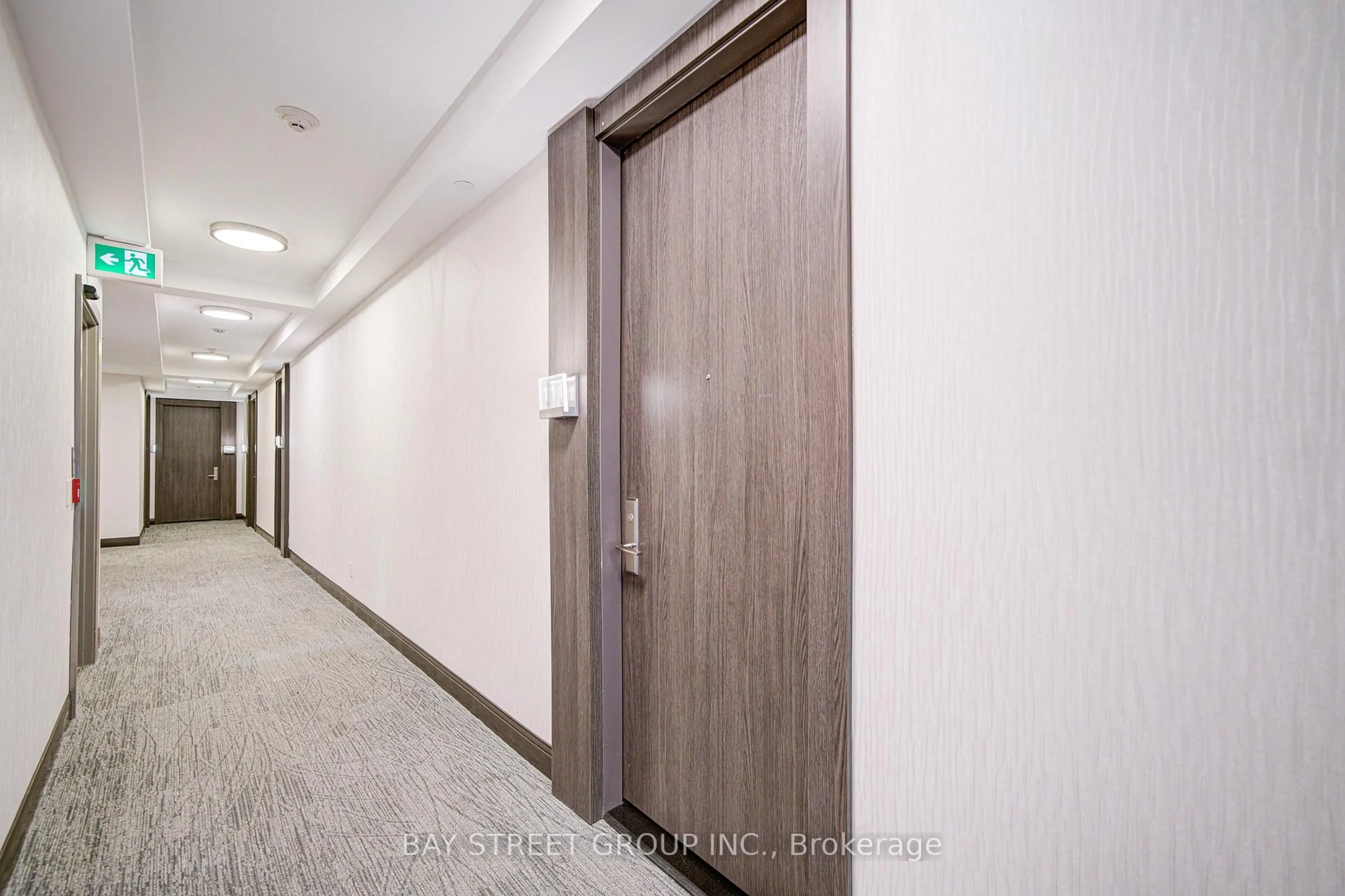 Indoor foyer for 15 Water Walk Dr #111, Markham Ontario L6G 0G2