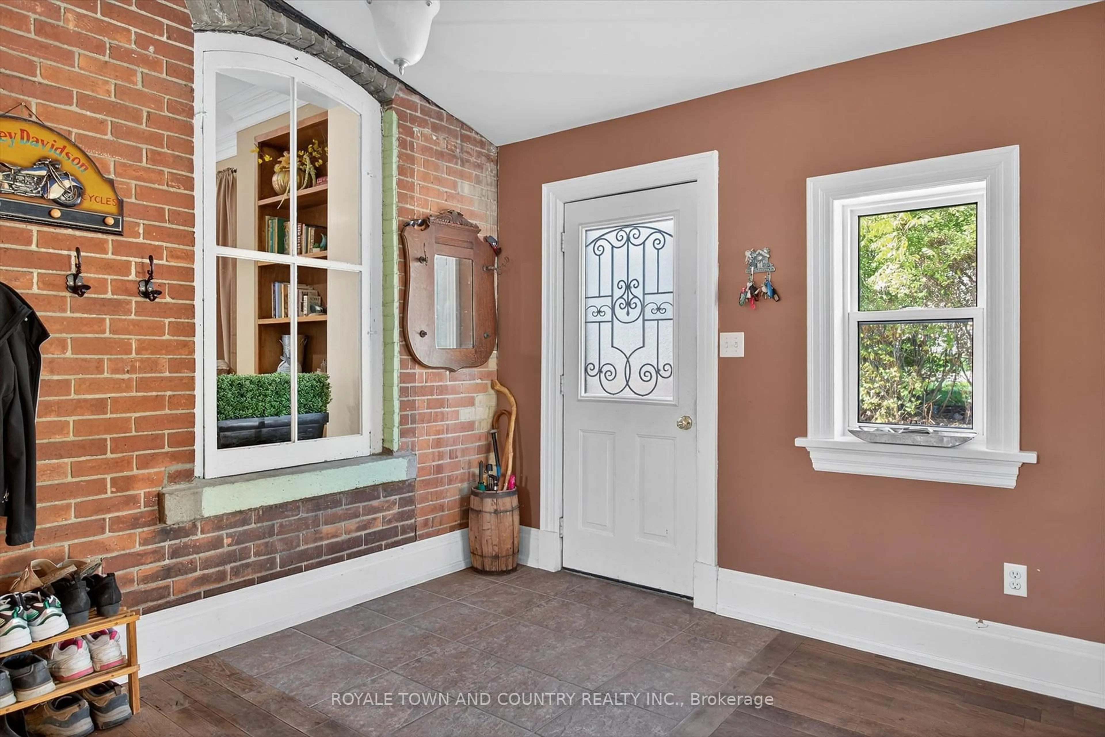 Indoor entryway for 60 River St, Brock Ontario L0C 1H0