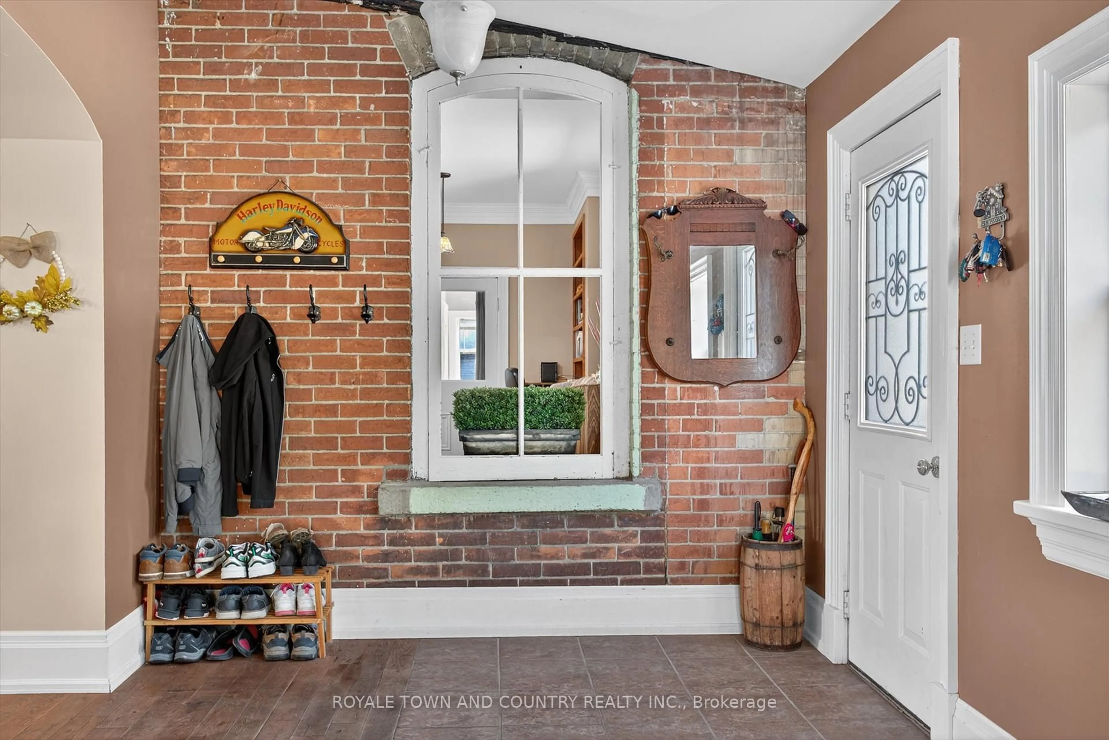 Indoor entryway for 60 River St, Brock Ontario L0C 1H0