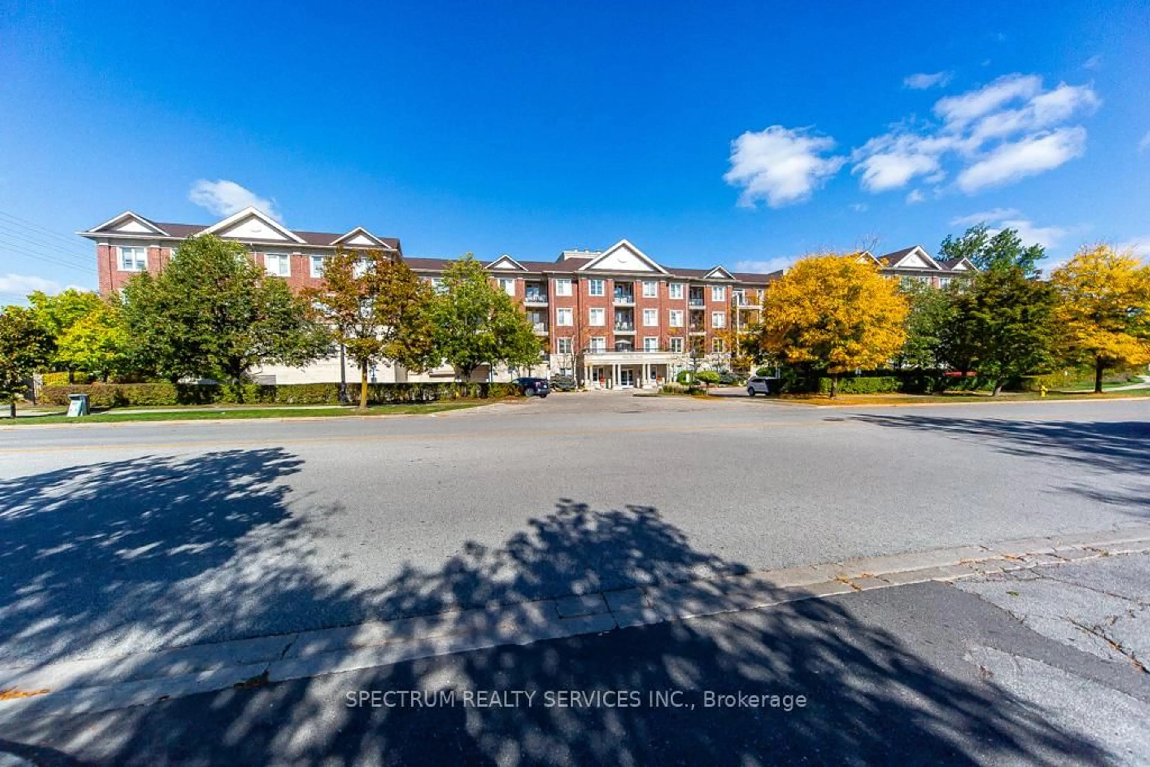 A pic from outside/outdoor area/front of a property/back of a property/a pic from drone, unknown for 9519 Keele St #6, Vaughan Ontario L4K 4L8