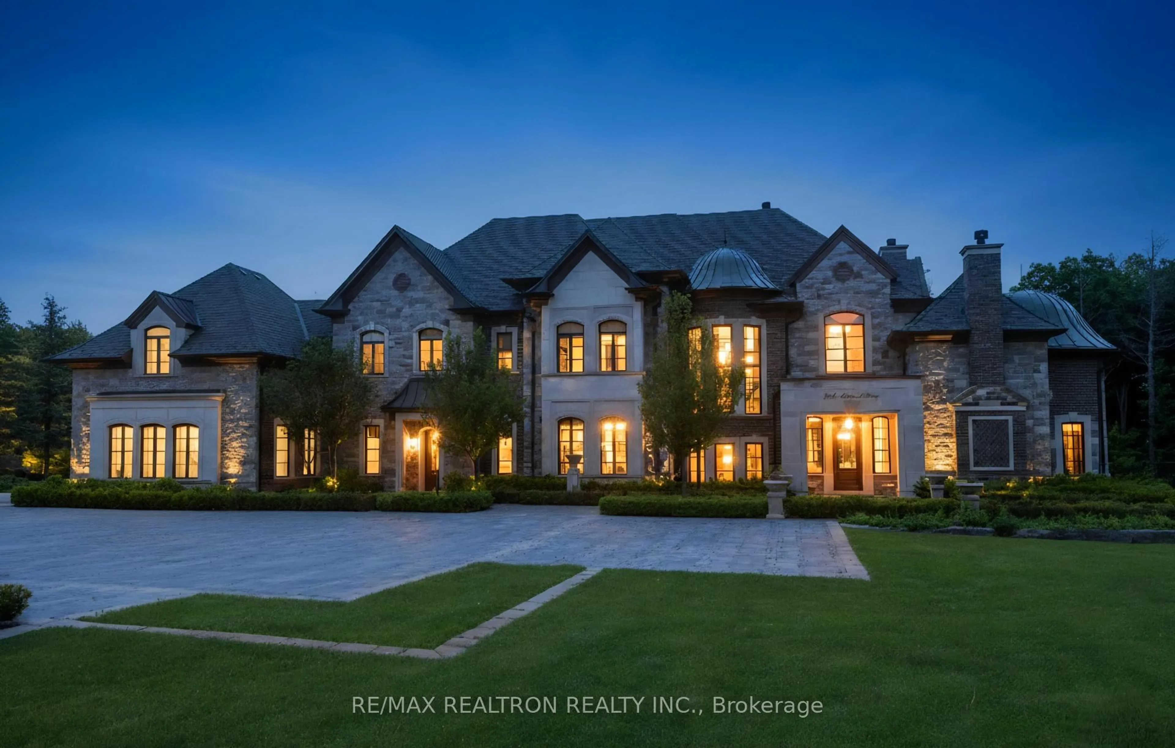 Home with brick exterior material, unknown for 301 Millwood Pkwy, Vaughan Ontario L4L 1A6