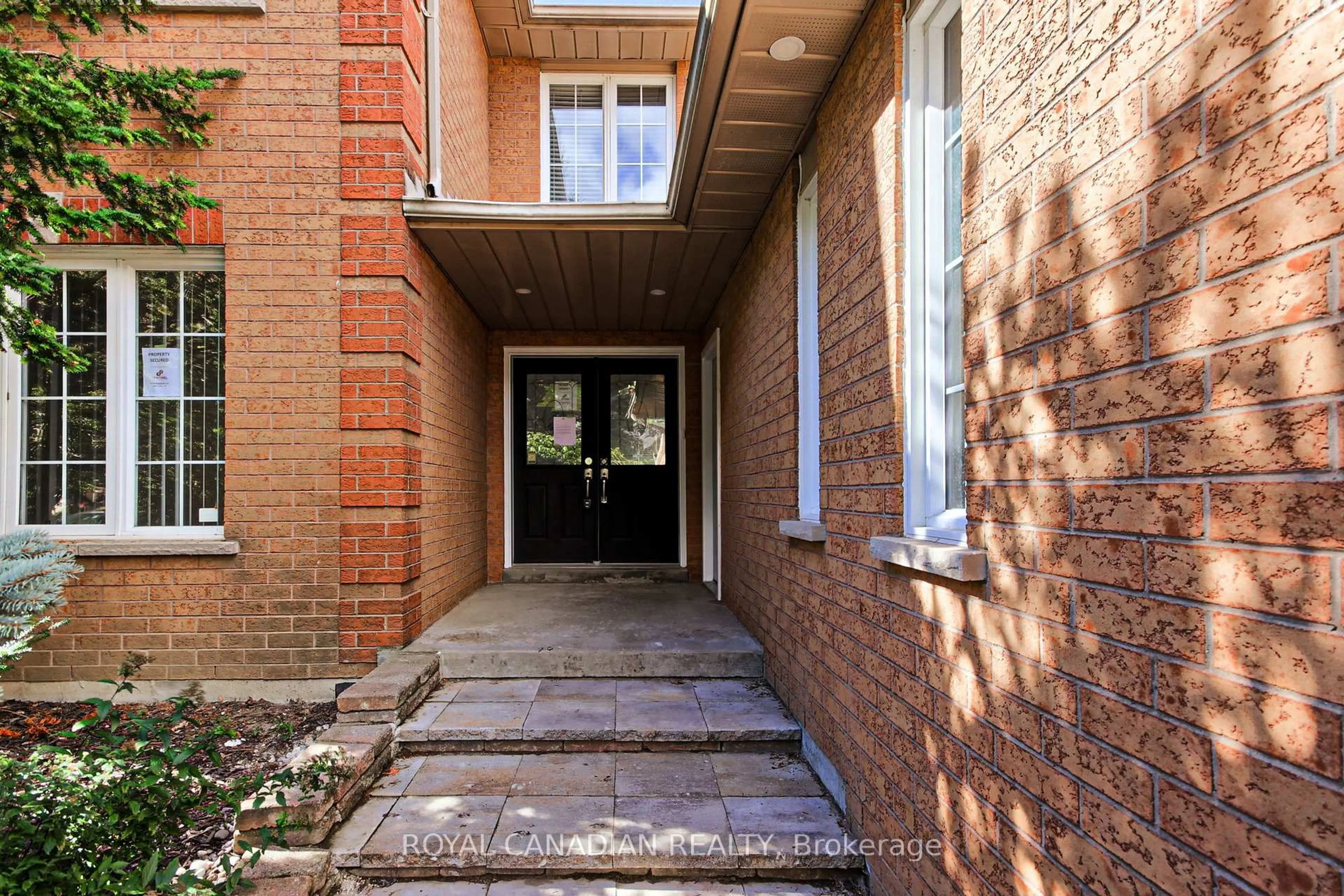 Unknown for 175 RHODES Circ, Newmarket Ontario L3X 1V3