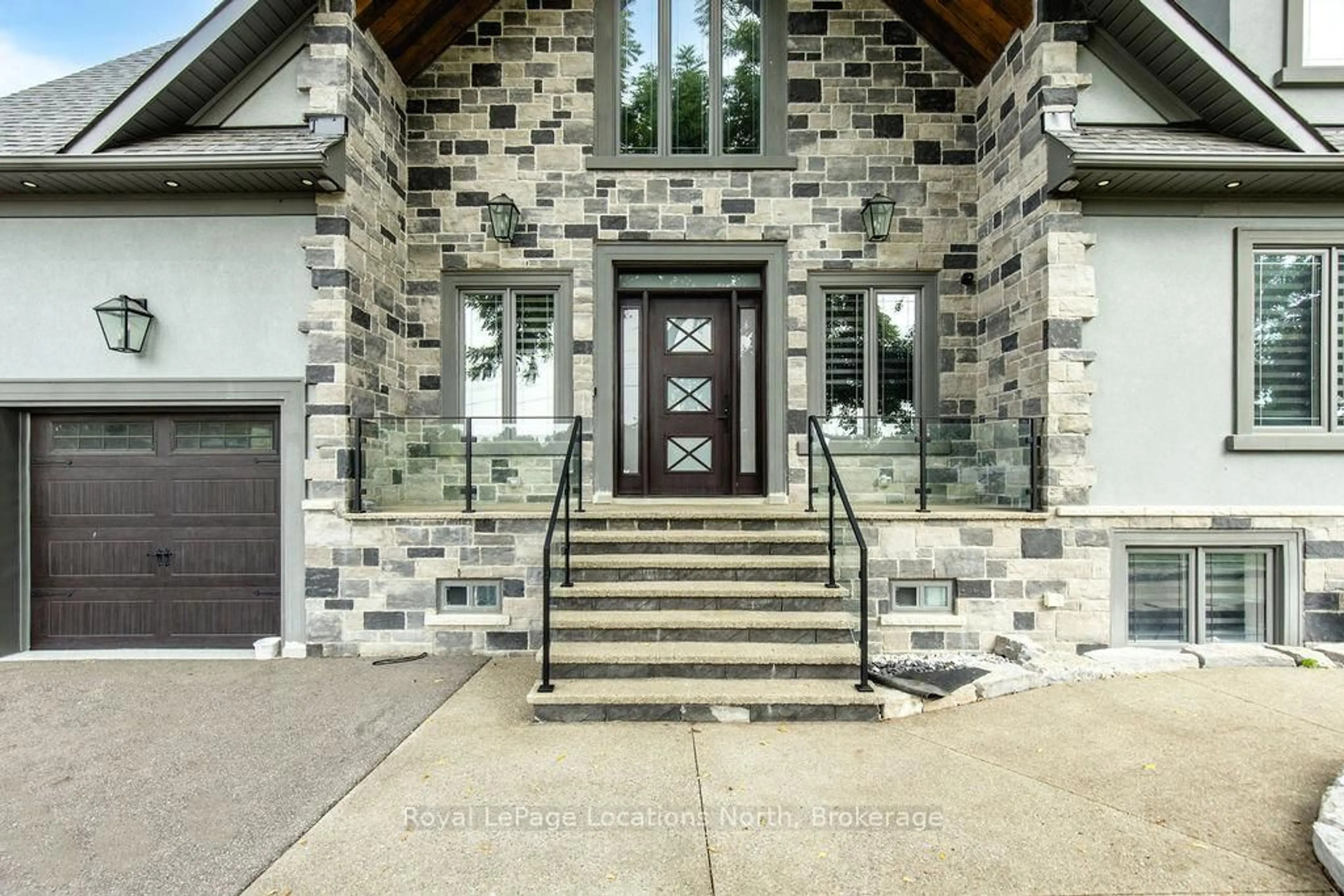 Unknown for 22 EAST JOHN St, Innisfil Ontario L0L 1L0