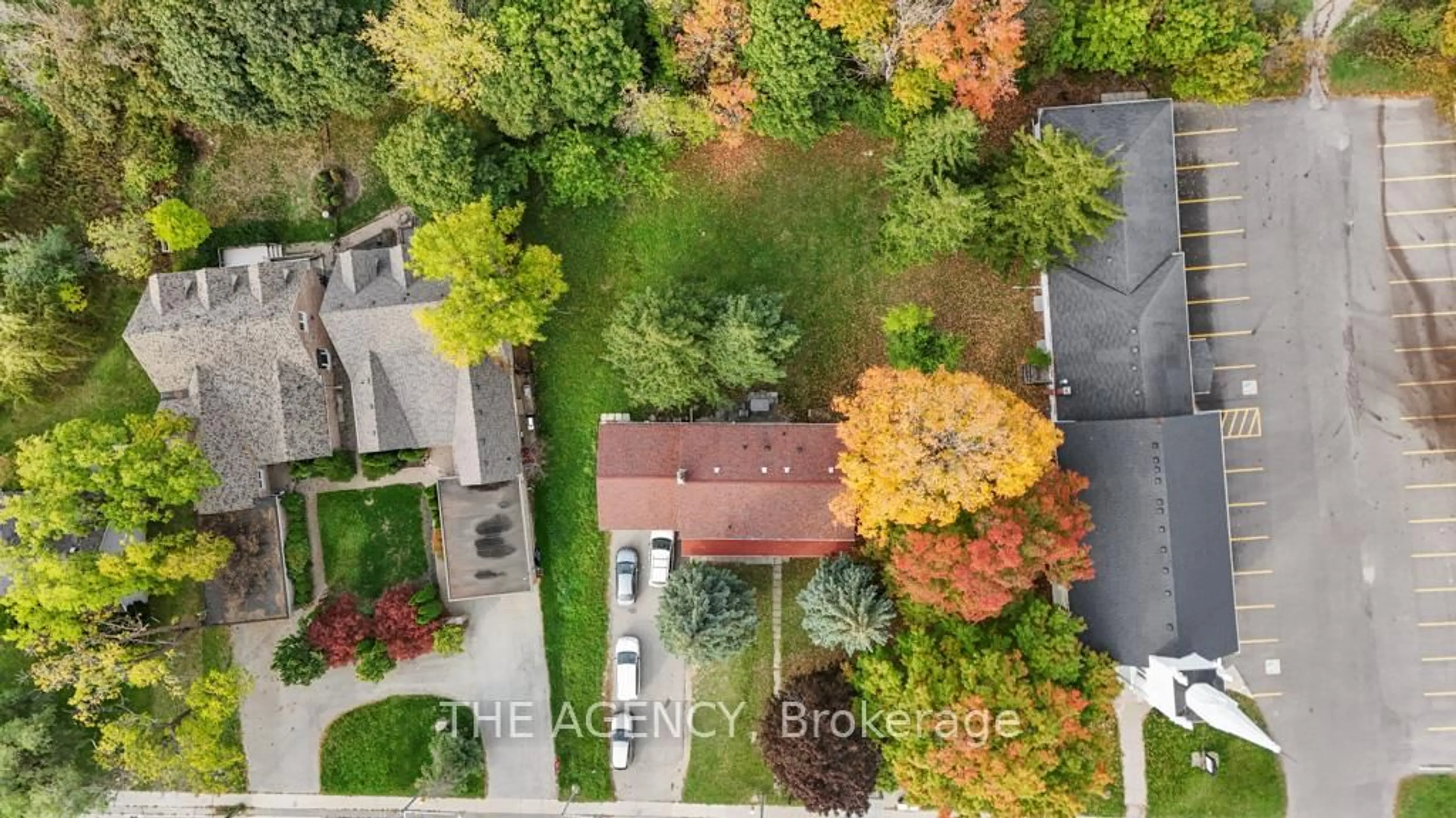 A pic from outside/outdoor area/front of a property/back of a property/a pic from drone, unknown for 9846 Keele St, Vaughan Ontario L6A 3Y4