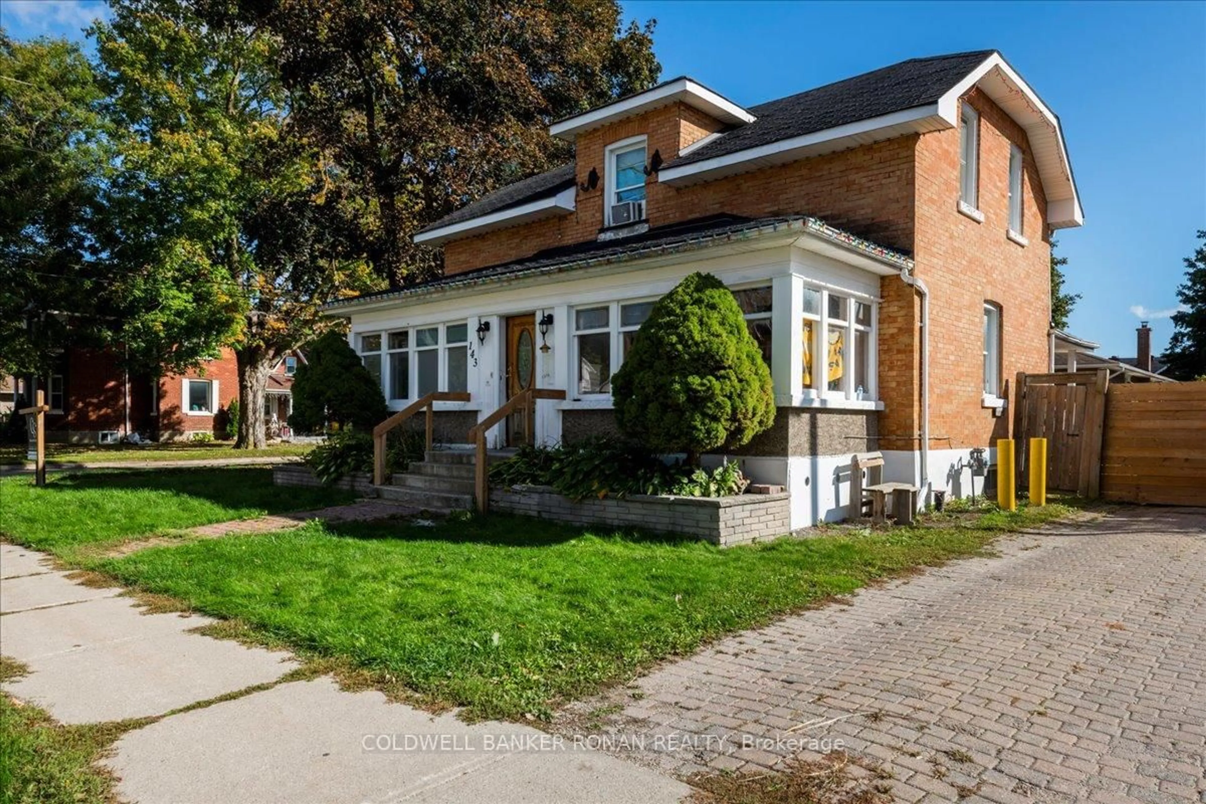 Home with brick exterior material, street for 143 Wellington St, New Tecumseth Ontario L9R 1G5