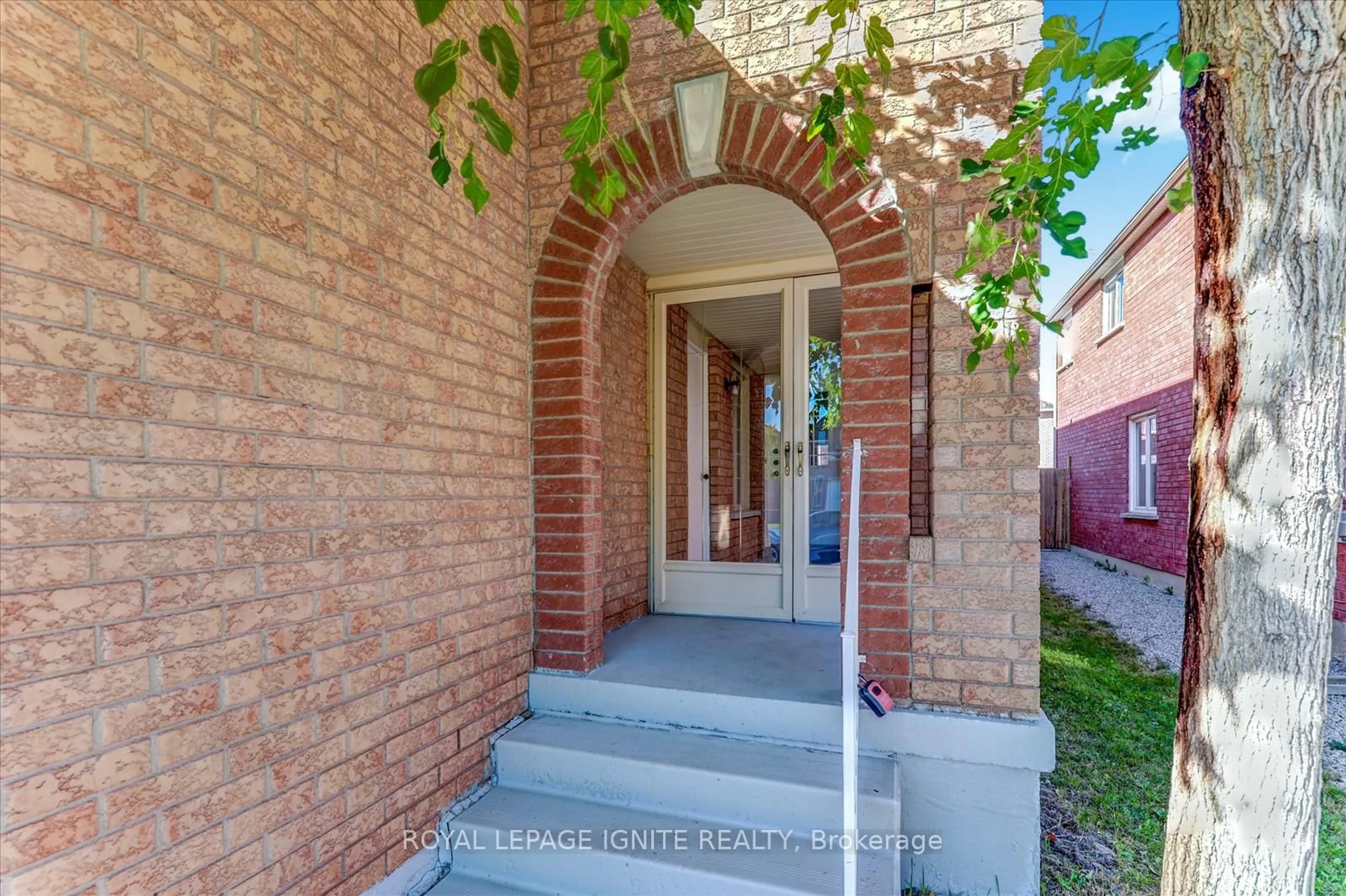 Unknown for 218 Sophia Rd, Markham Ontario L3S 4C6