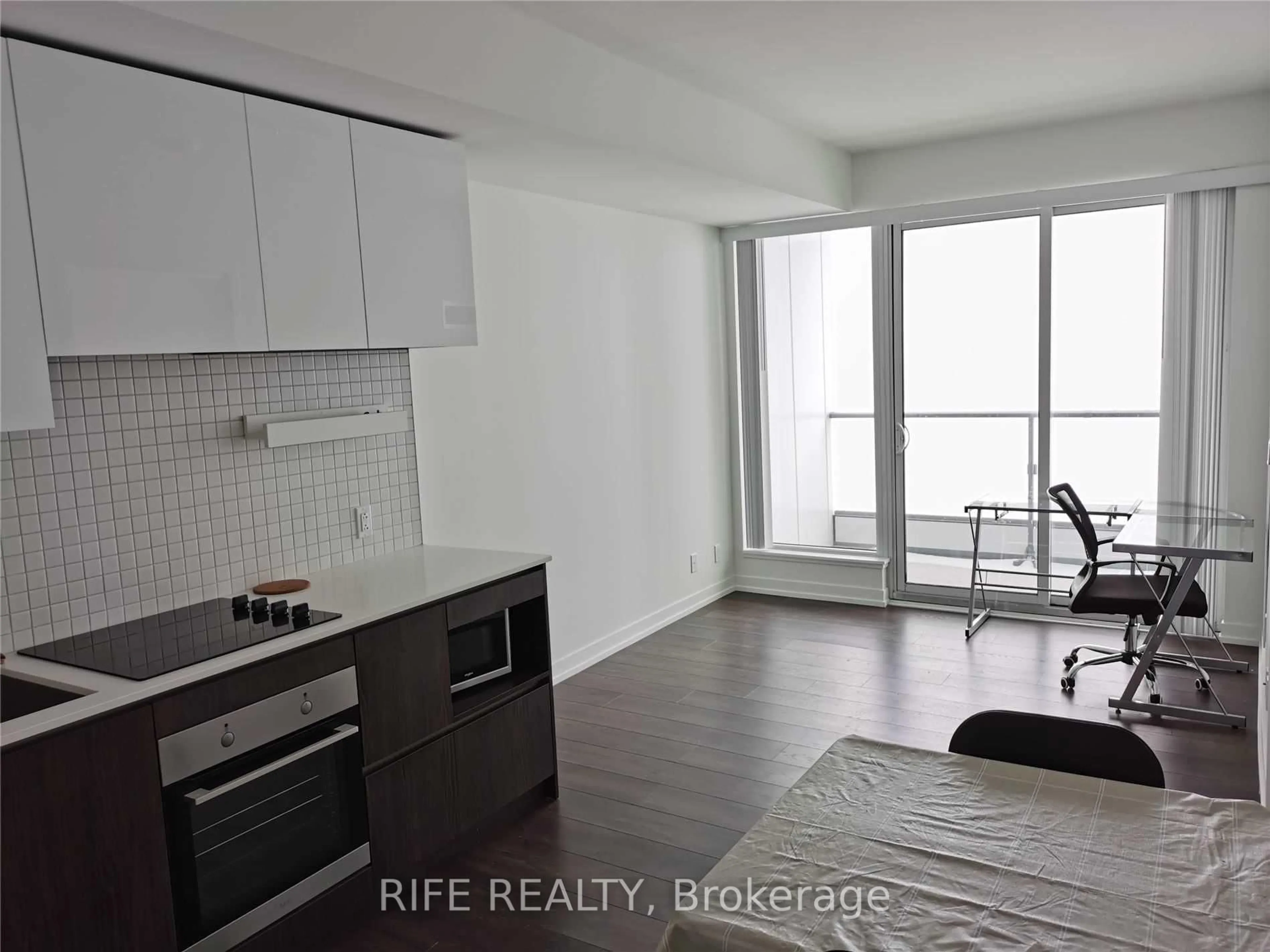 A pic of a room for 5 Buttermill Ave #4811, Vaughan Ontario L4K 0J5