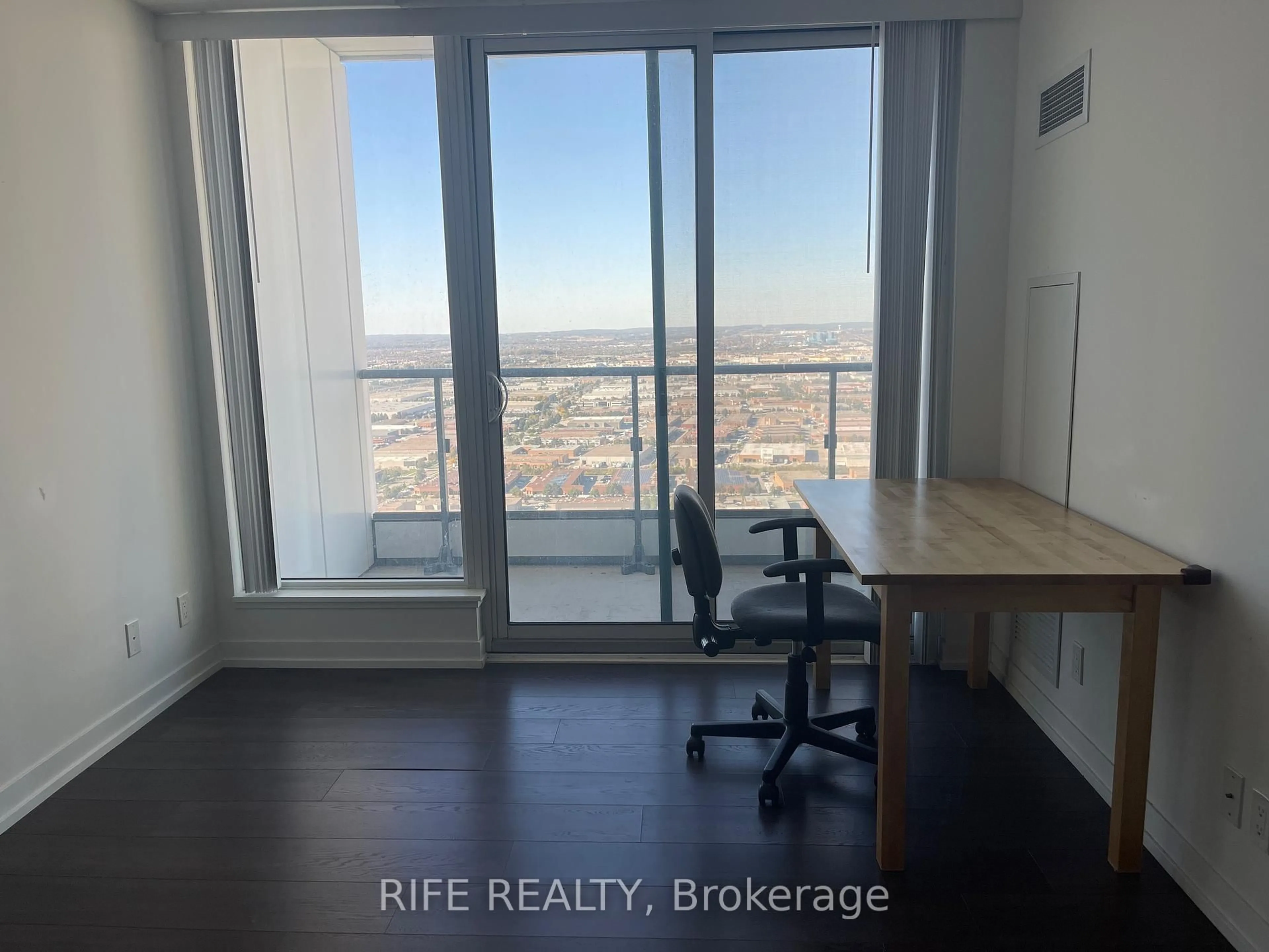 A pic of a room for 5 Buttermill Ave #4811, Vaughan Ontario L4K 0J5