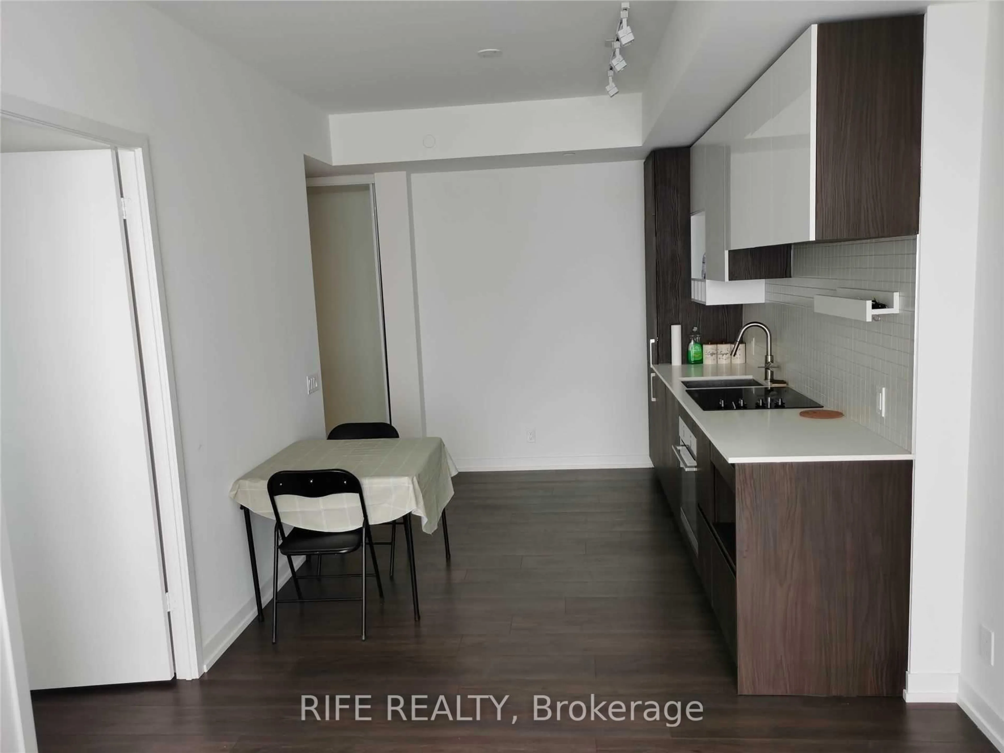 A pic of a room for 5 Buttermill Ave #4811, Vaughan Ontario L4K 0J5