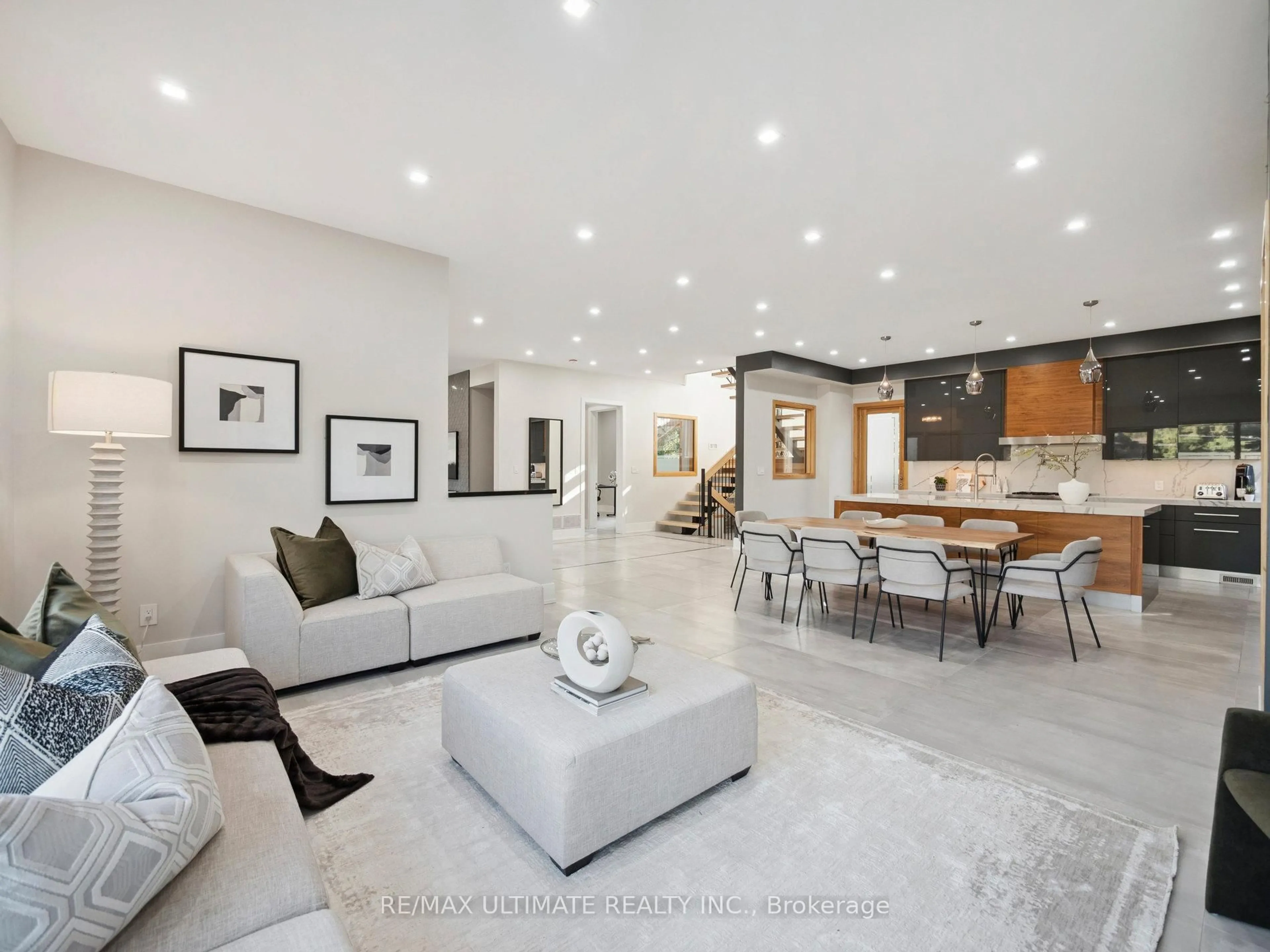 Open concept kitchen, ceramic/tile floor for 74 Leisure Lane, Richmond Hill Ontario L4C 4X1