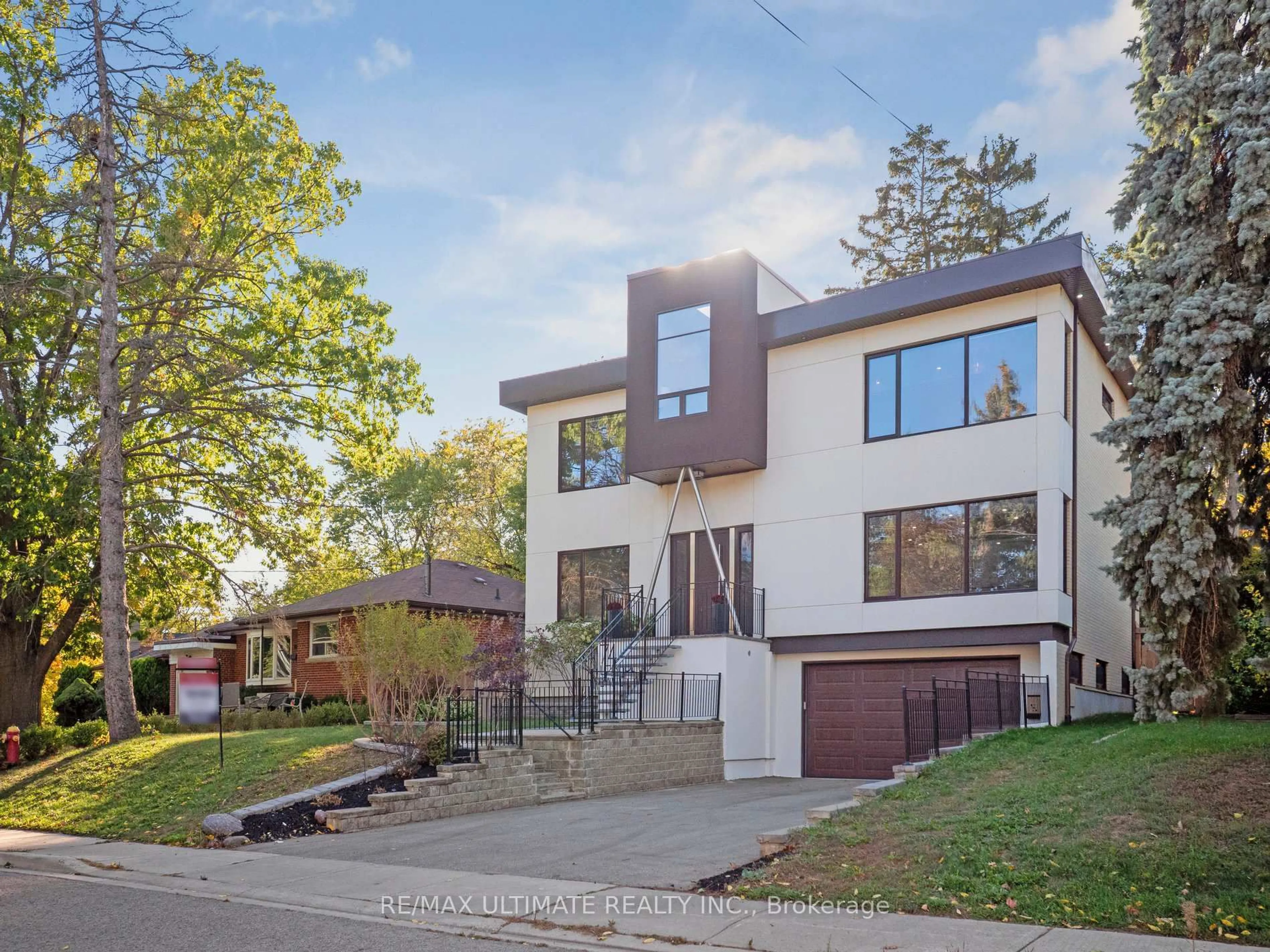 Home with brick exterior material, street for 74 Leisure Lane, Richmond Hill Ontario L4C 4X1