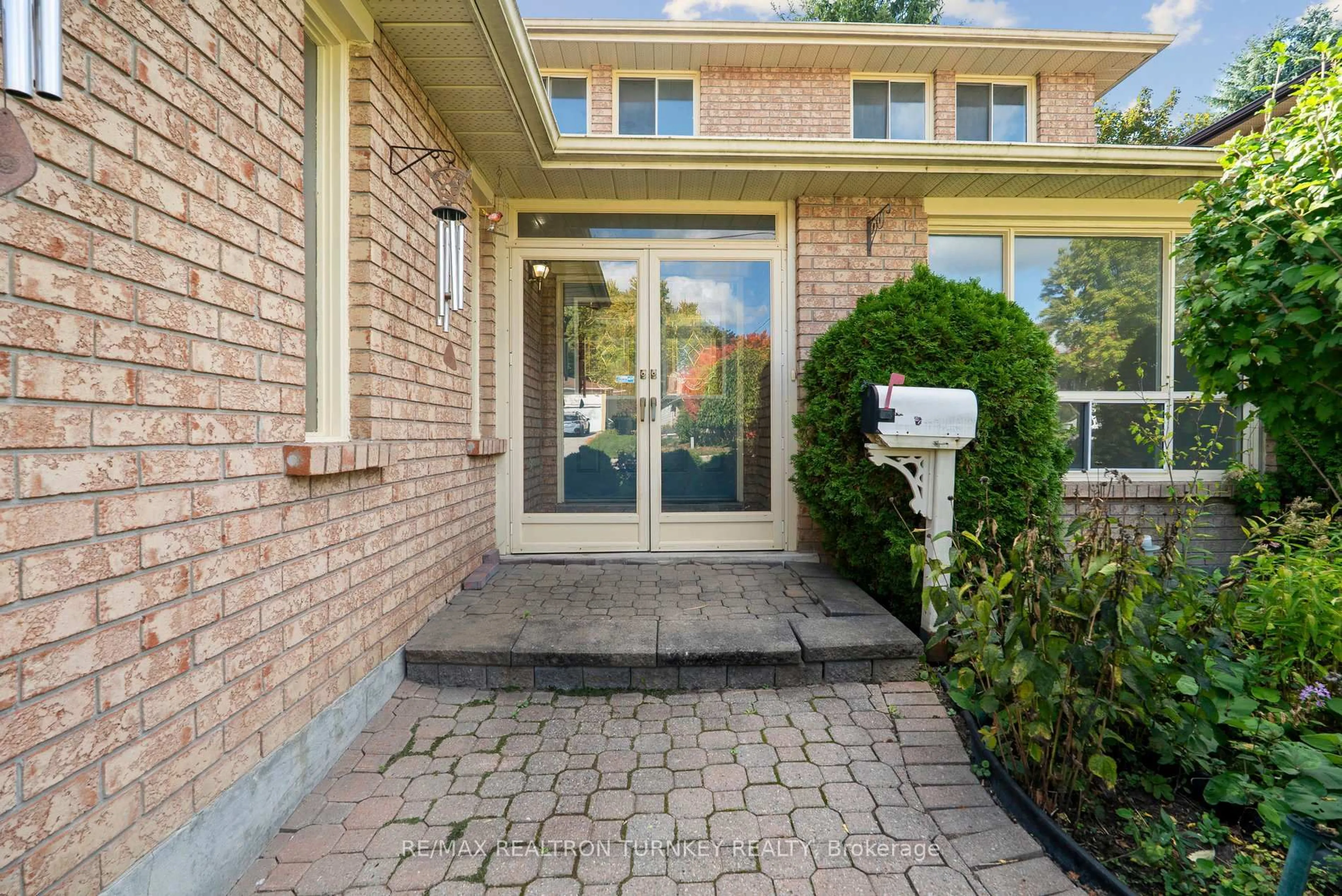 Unknown for 154 Meadowbank Rd, Newmarket Ontario L3Y 4Y2