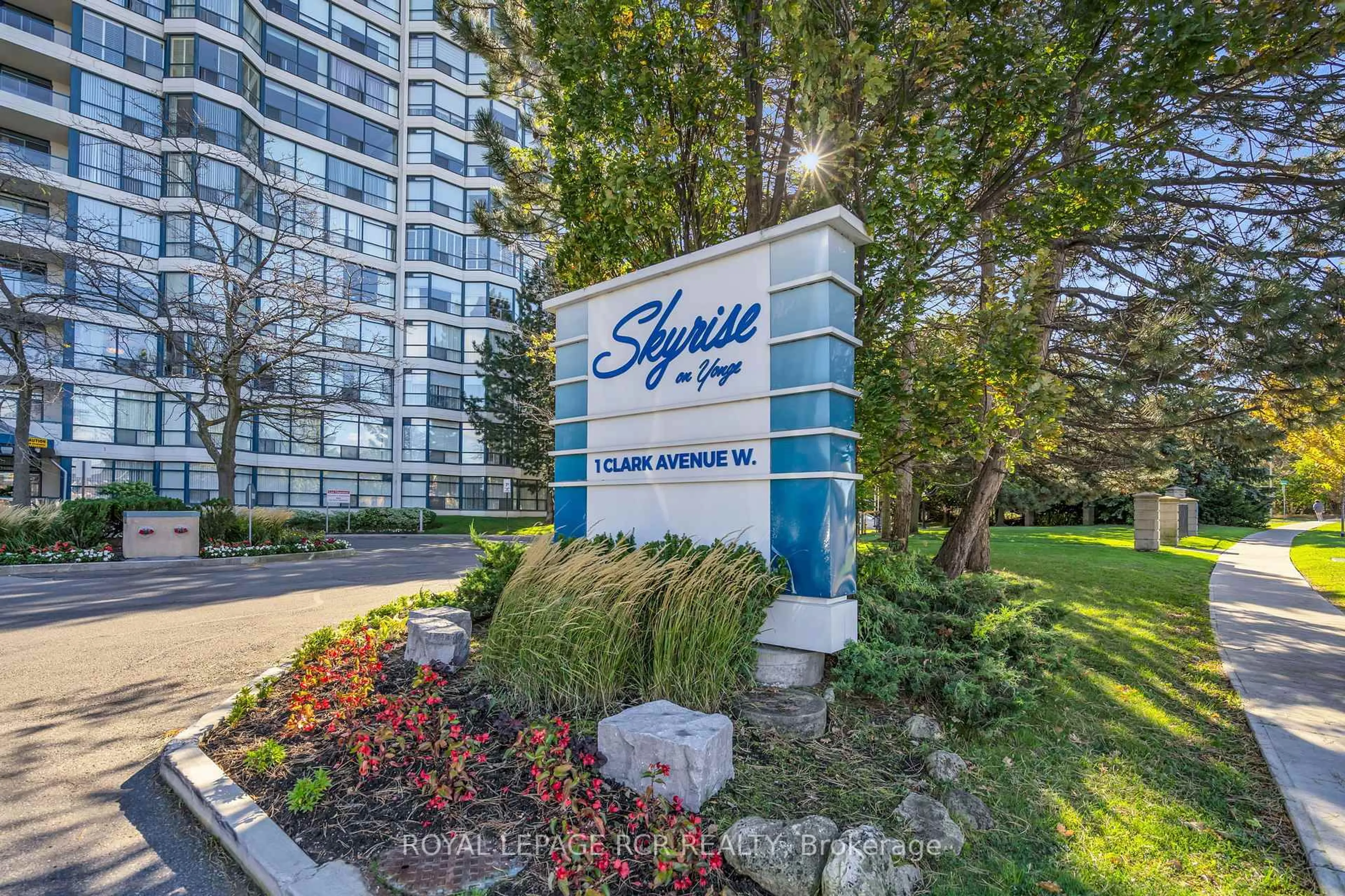 Indoor foyer for 1 Clark Ave #1607, Vaughan Ontario L4J 7Y6