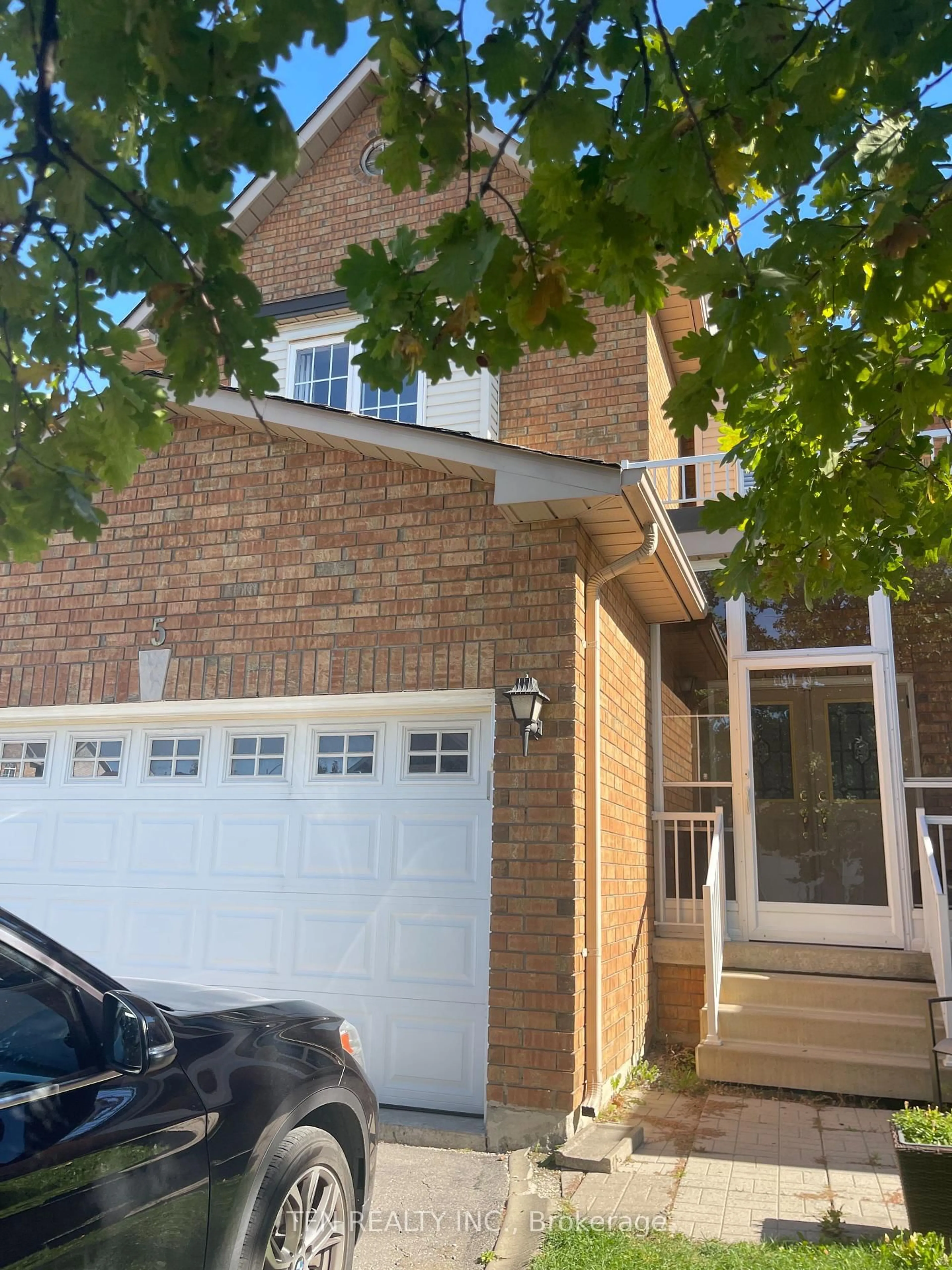 Home with brick exterior material, street for 5 Belwood Blvd, Vaughan Ontario L4K 5H4