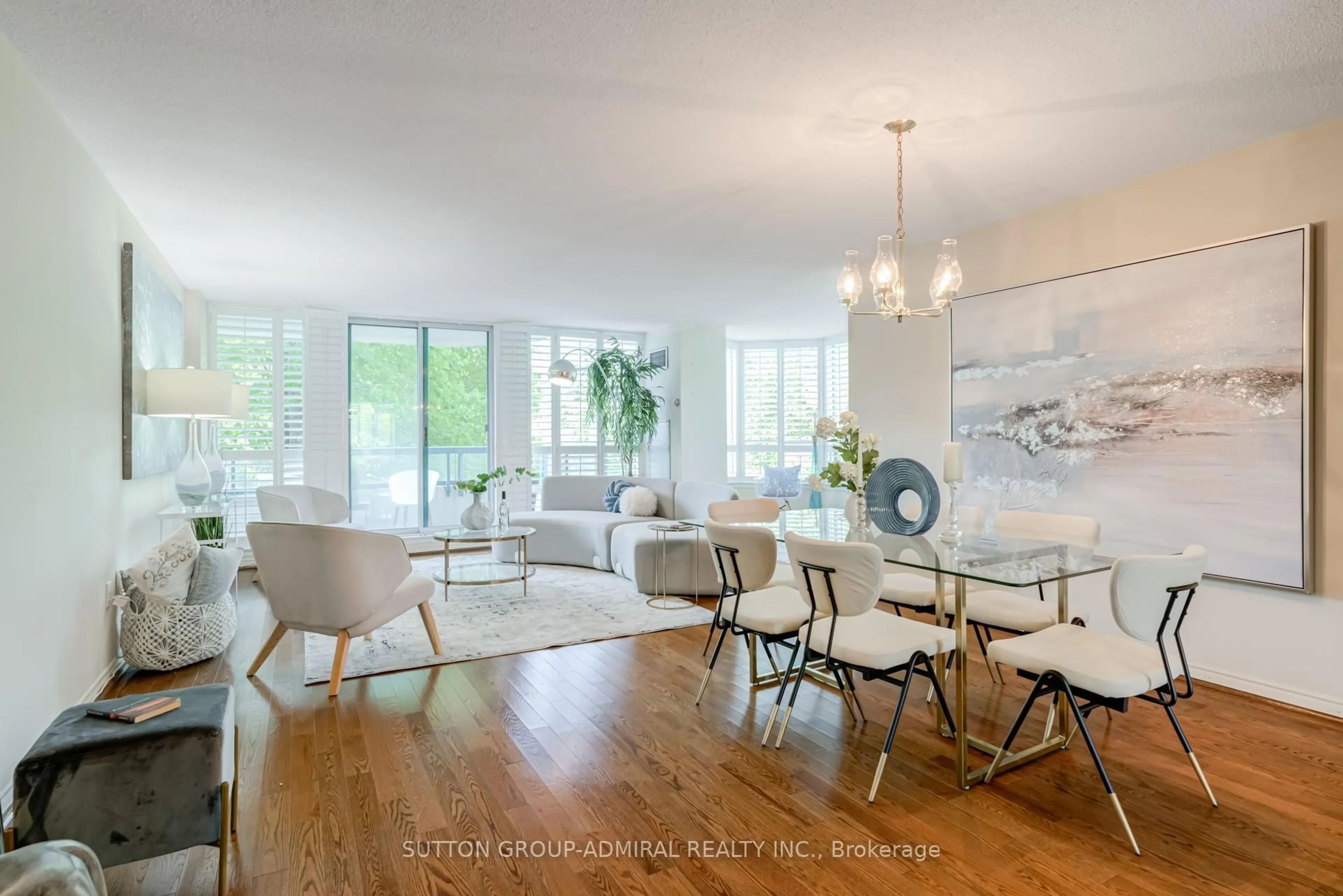 Dining room, unknown for 7250 Yonge St #311, Vaughan Ontario L4J 7X1
