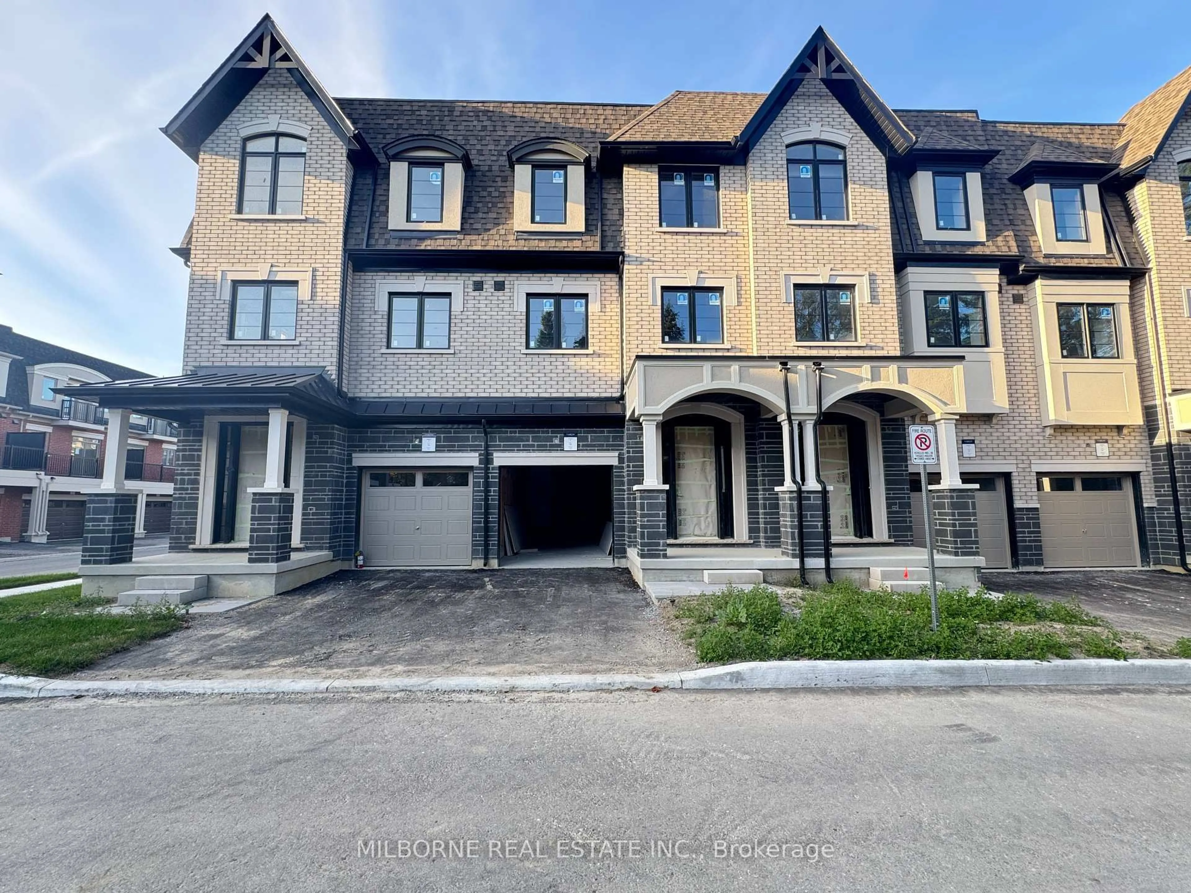 Unknown for 33 Jane Underhall Pl, King Ontario L7B 1G1