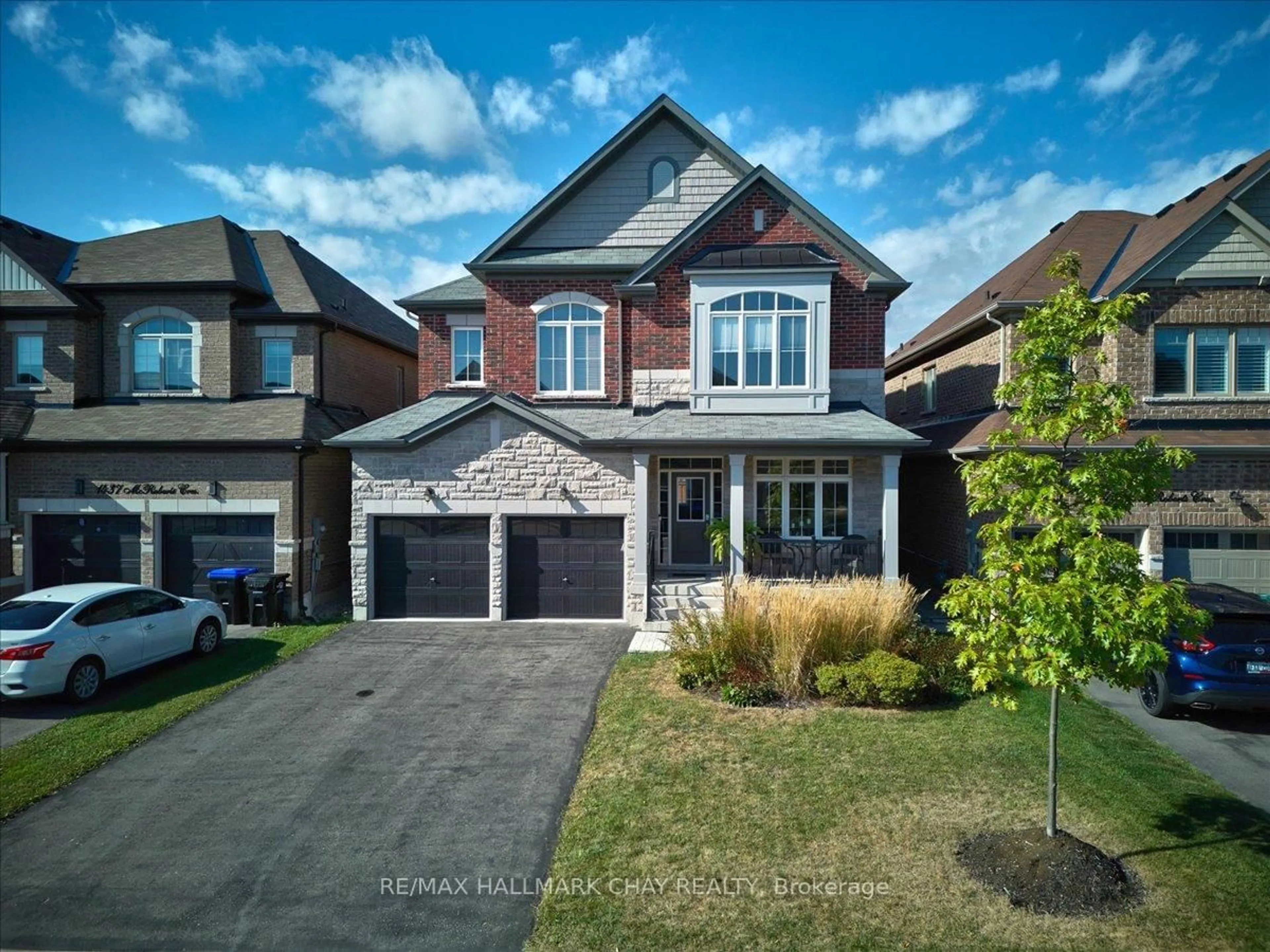 Home with brick exterior material, street for 1433 McRoberts Cres, Innisfil Ontario L9S 4R7
