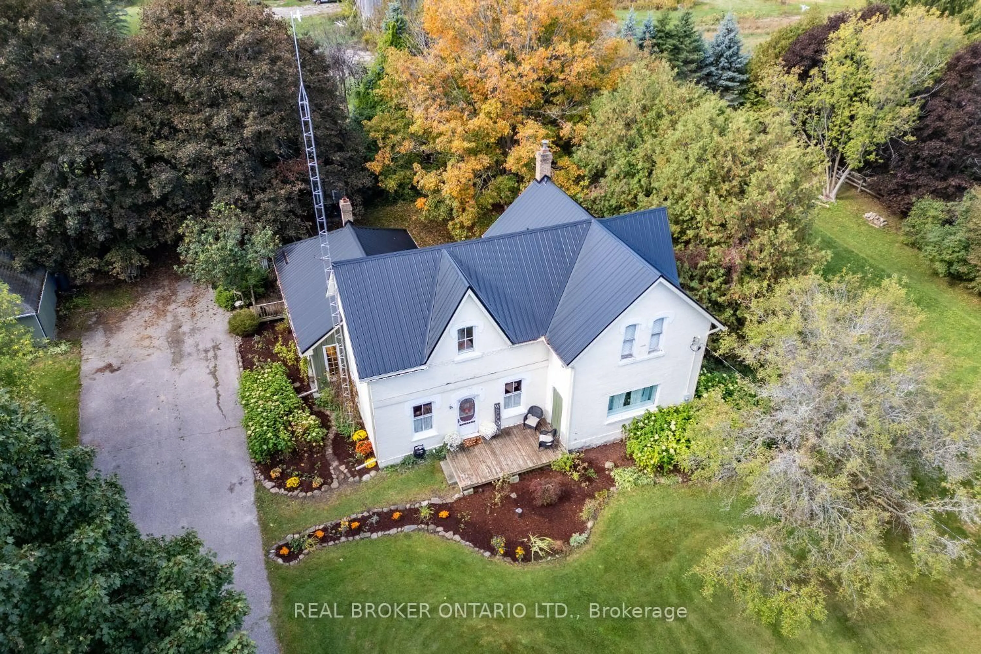 A pic from outside/outdoor area/front of a property/back of a property/a pic from drone, unknown for 8680 Concession Road 4, Uxbridge Ontario L0C 1E0