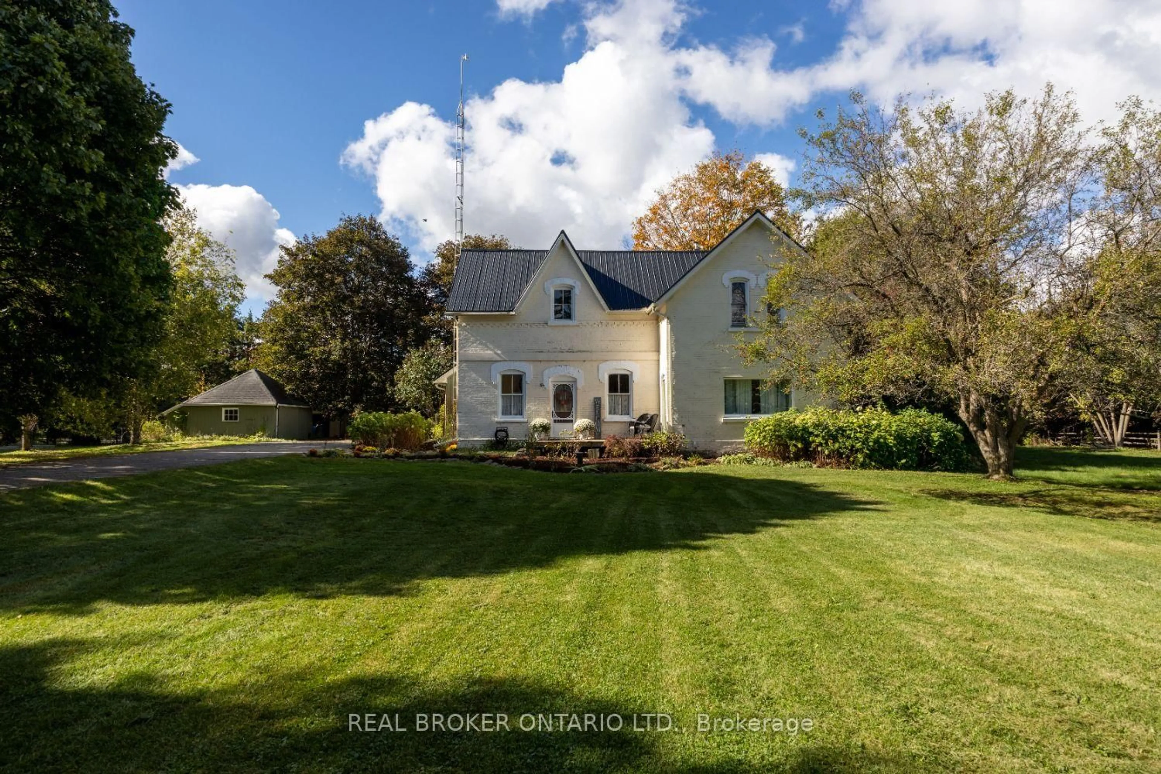 A pic from outside/outdoor area/front of a property/back of a property/a pic from drone, street for 8680 Concession Road 4, Uxbridge Ontario L0C 1E0