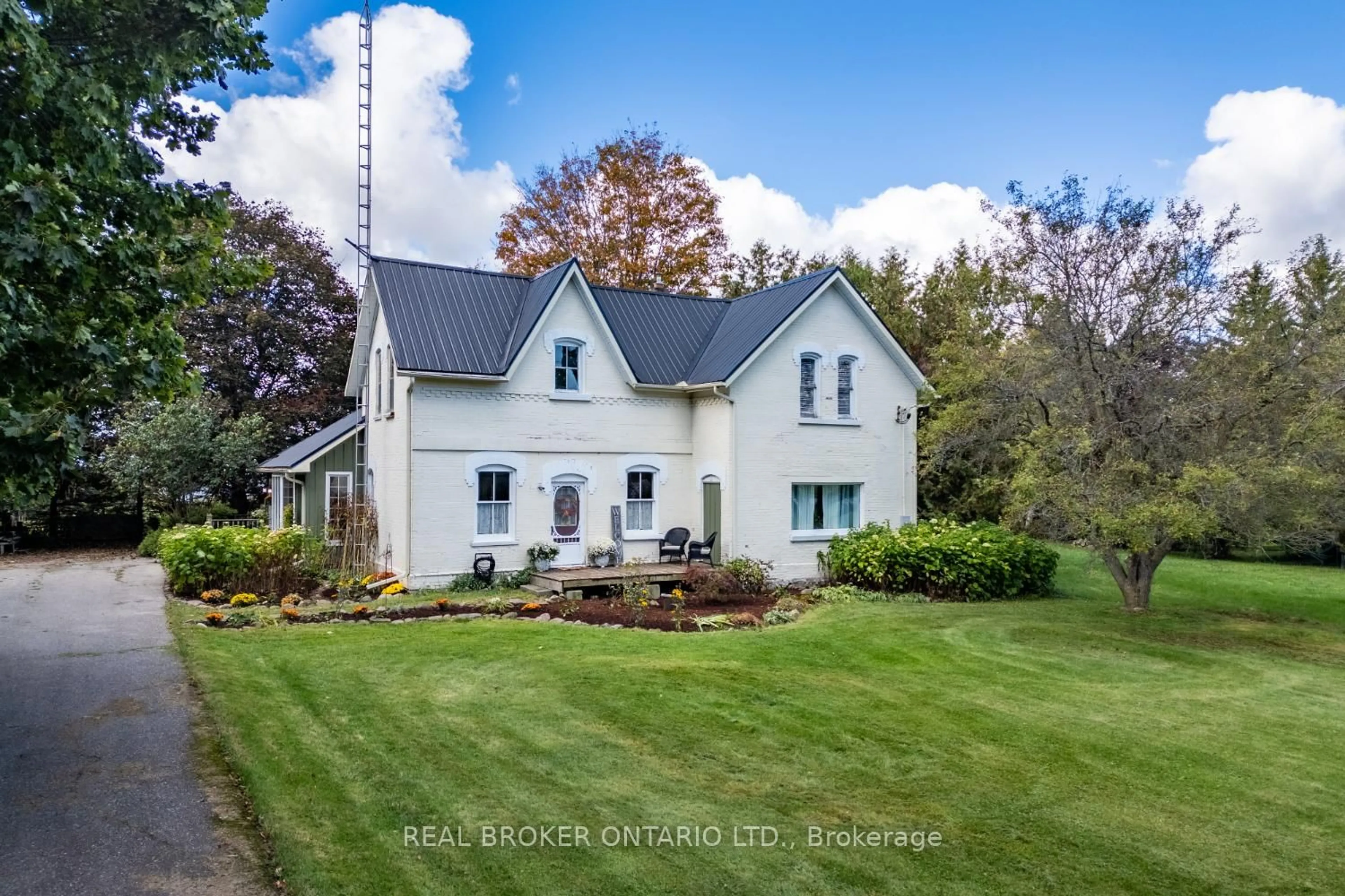 A pic from outside/outdoor area/front of a property/back of a property/a pic from drone, building for 8680 Concession Road 4, Uxbridge Ontario L0C 1E0