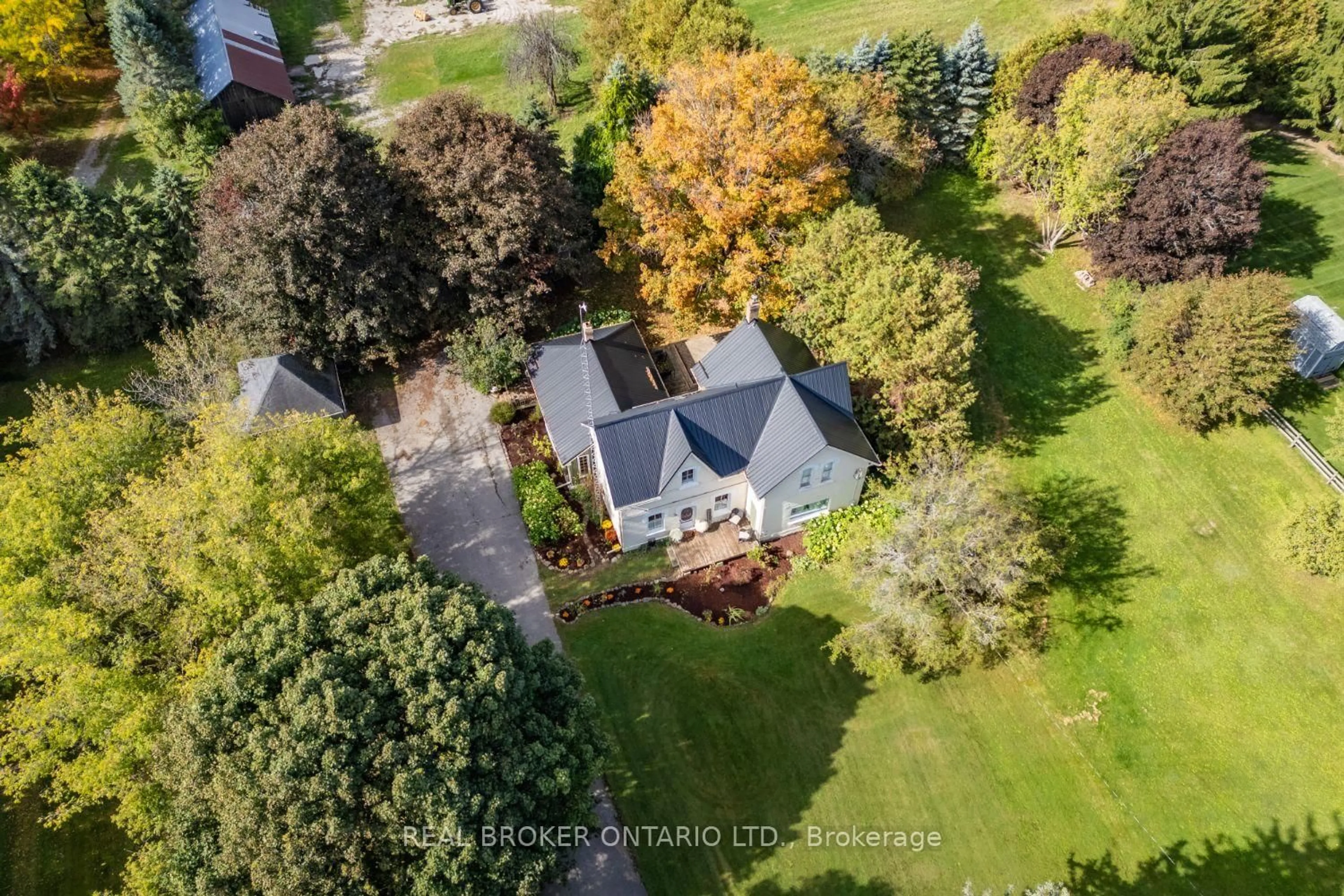 A pic from outside/outdoor area/front of a property/back of a property/a pic from drone, street for 8680 Concession Road 4, Uxbridge Ontario L0C 1E0